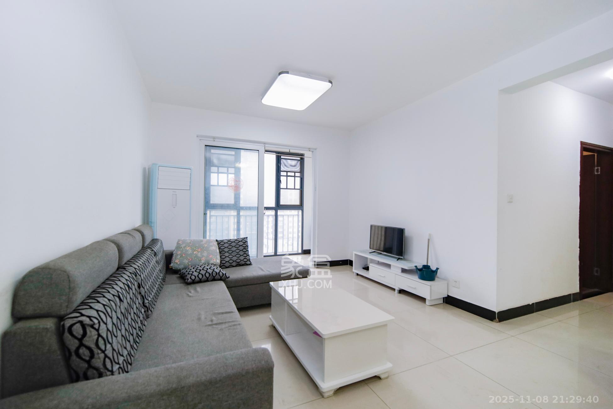 蓝光幸福满庭  3室2厅1卫    67.5万客厅