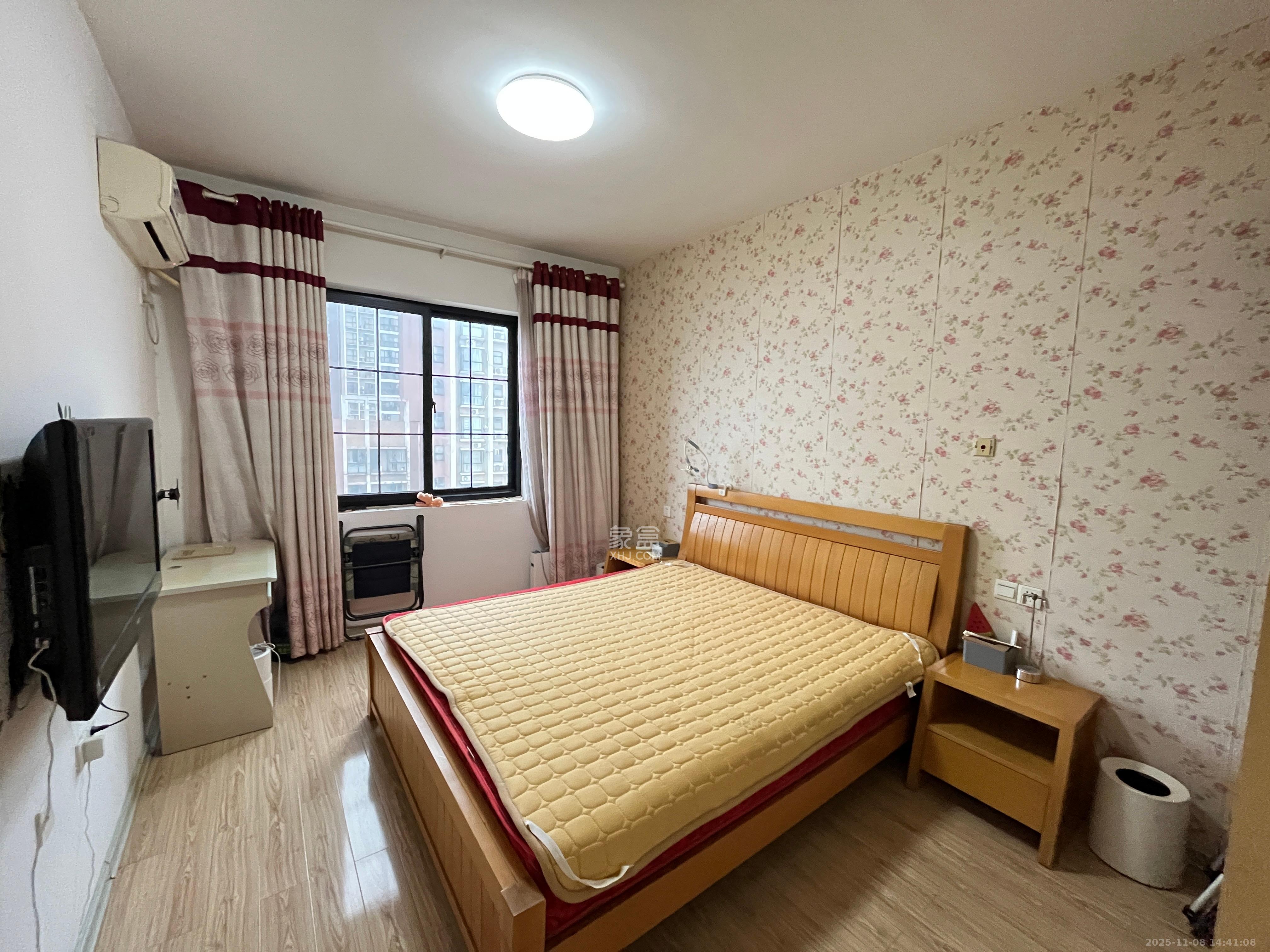 沁园春御院  2室2厅1卫    2400.0元/月室内图