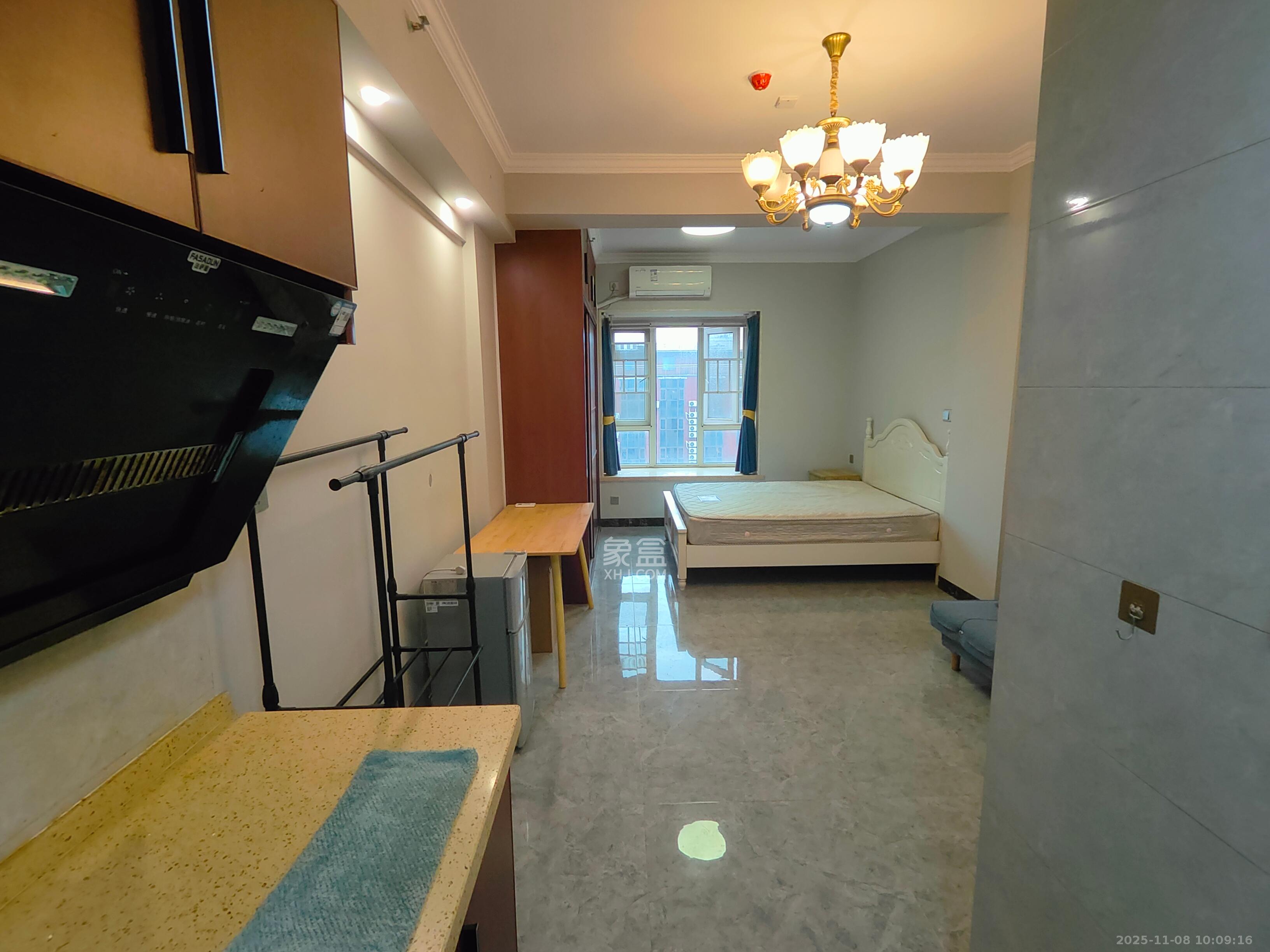 芙蓉万国城MOMA（卓越汇富苑）  1室1厅1卫    1500.0元/月