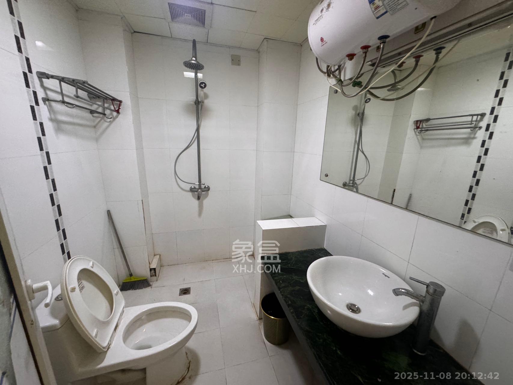 景香苑  3室2厅2卫    2200.0元/月室内图