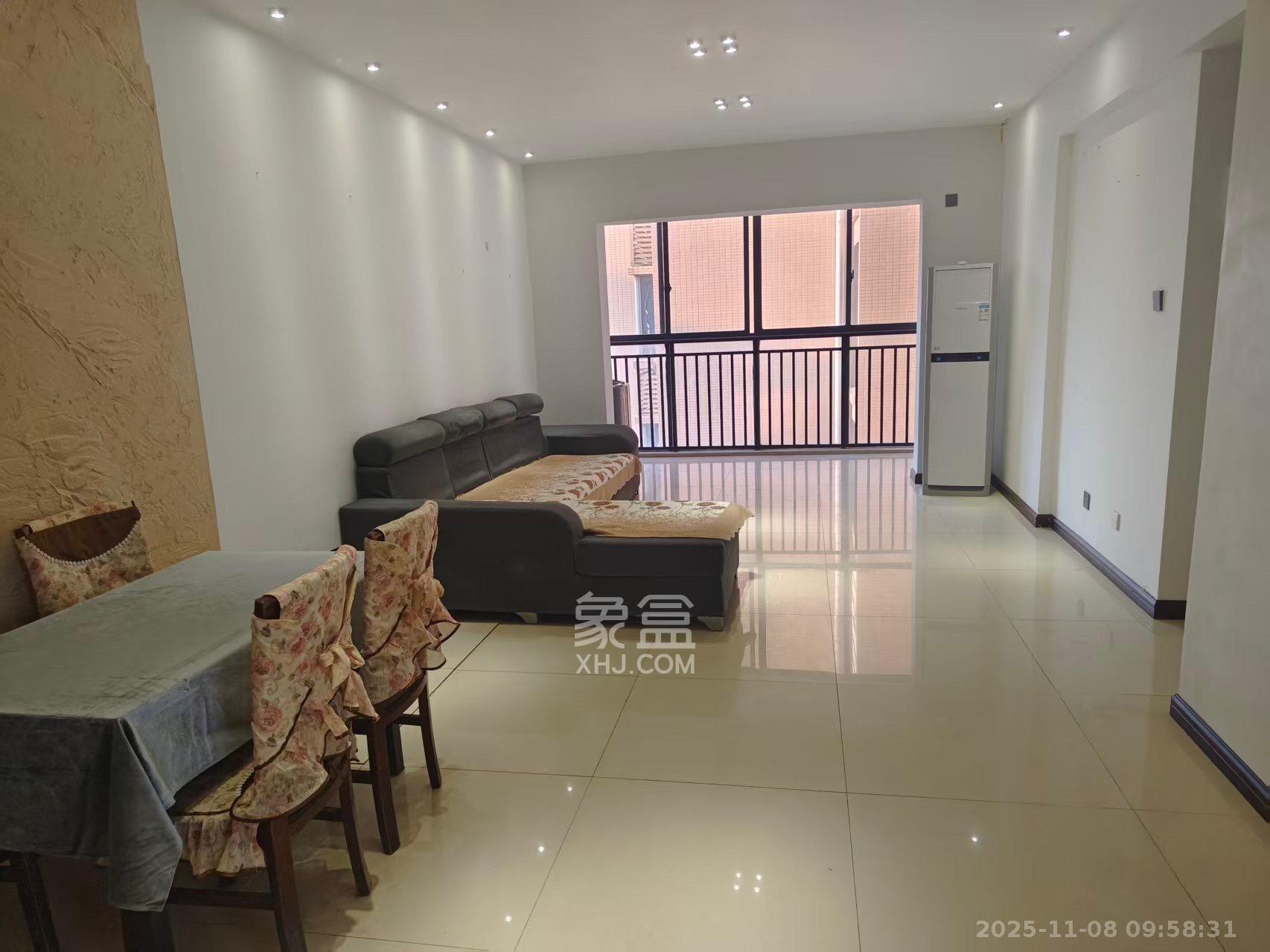 华城广场  2室2厅1卫    2500.0元/月