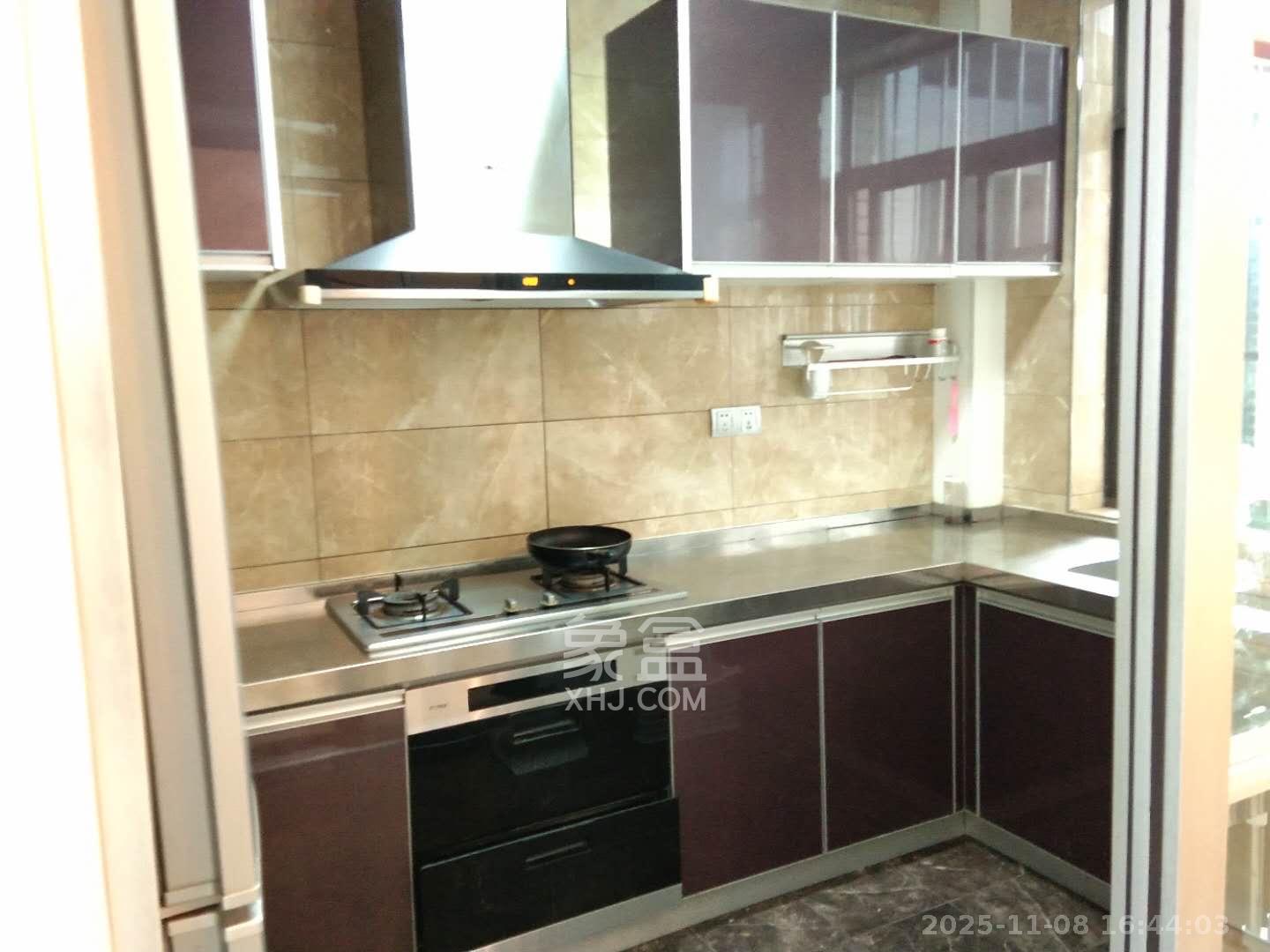 万树丹堤  4室2厅2卫    4000.0元/月室内图