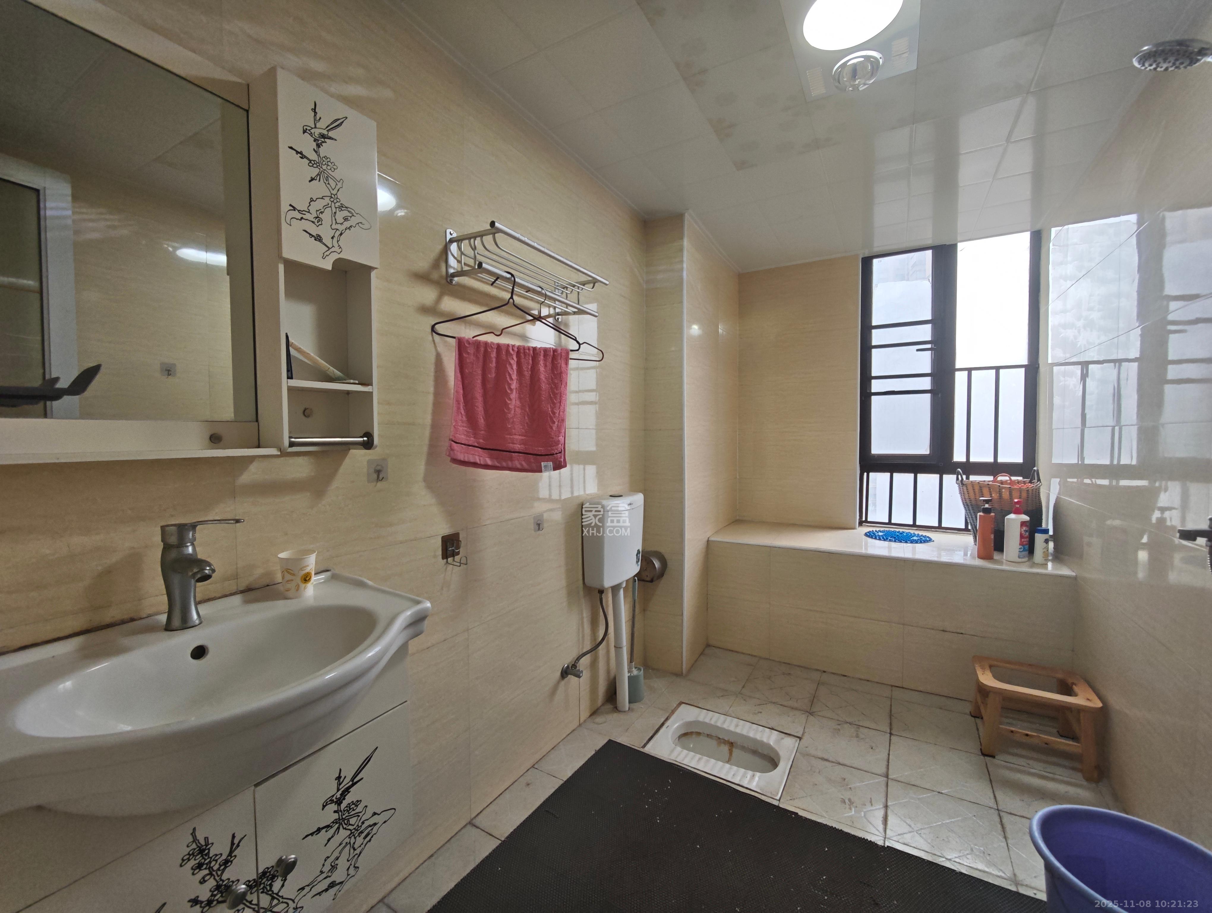 华润凤凰城三期 3室2厅1卫 2000.0元/月 华润凤凰城三期 3室2厅1卫 2000.0元/月室内图