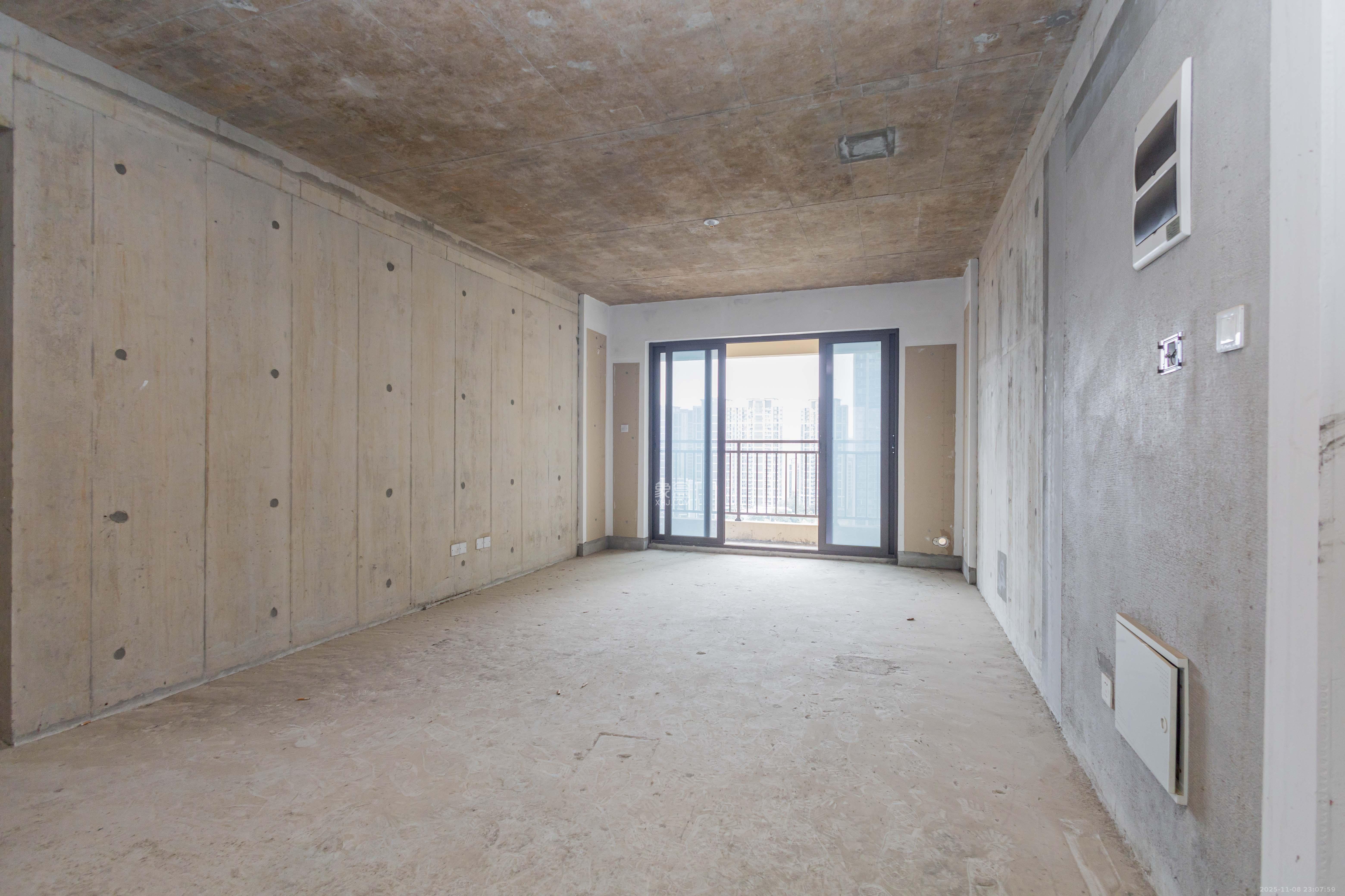 龙湖碧桂园天宸原著 4室2厅2卫 160.0万 龙湖碧桂园天宸原著 4室2厅2卫 160.0万客厅