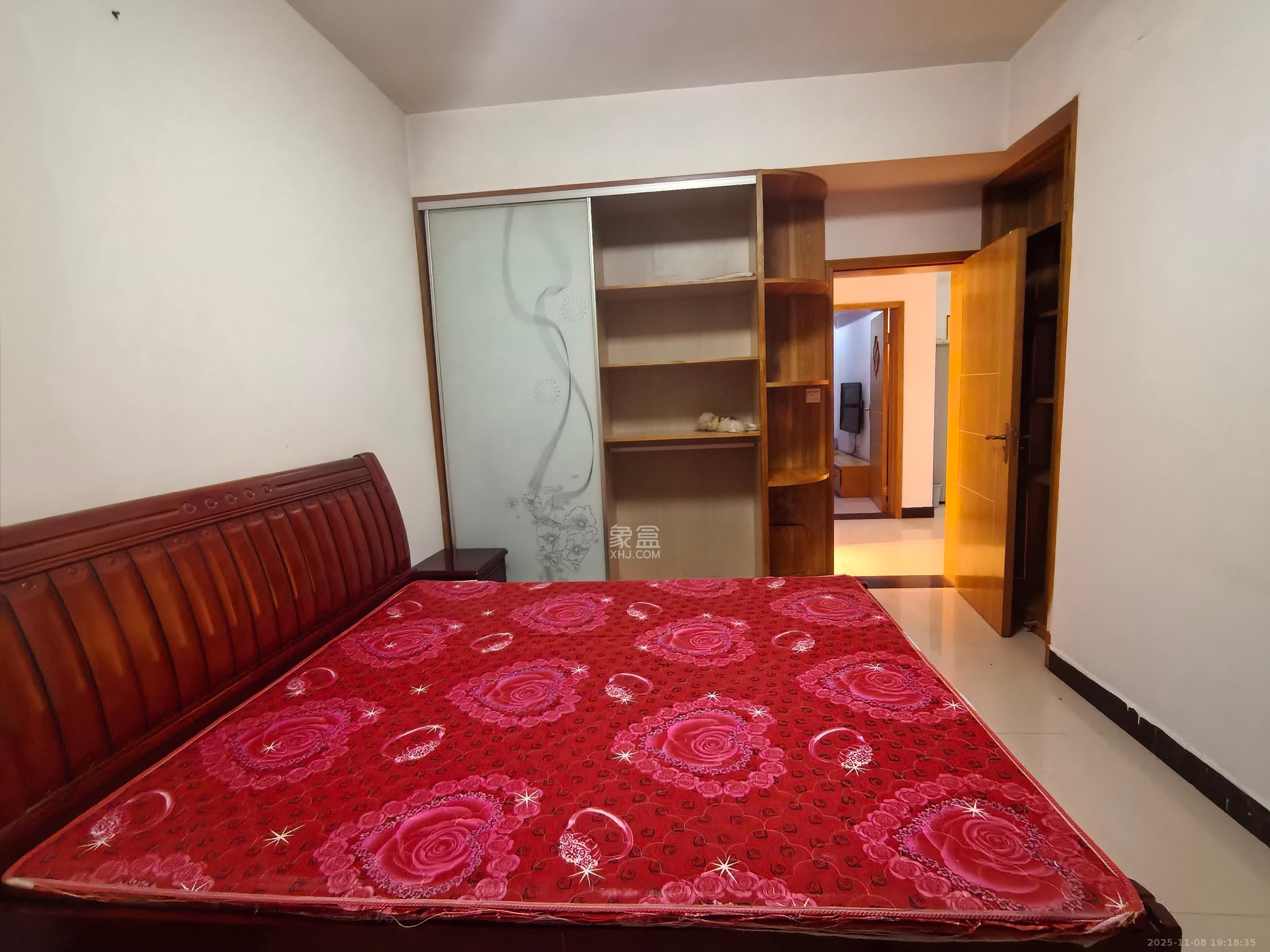 中房F联邦  2室2厅1卫    1800.0元/月室内图