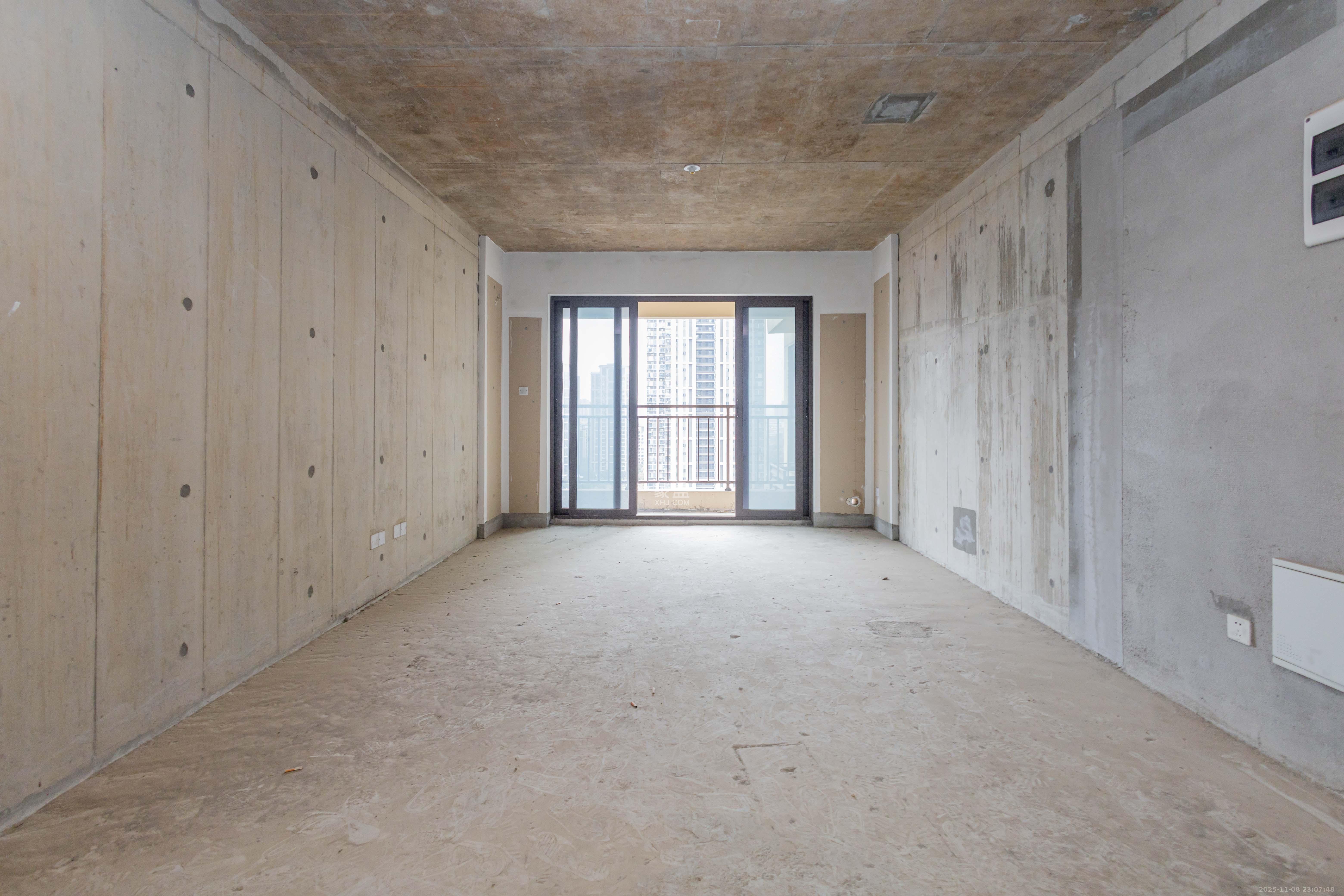 龙湖碧桂园天宸原著 4室2厅2卫 160.0万 龙湖碧桂园天宸原著 4室2厅2卫 160.0万客厅