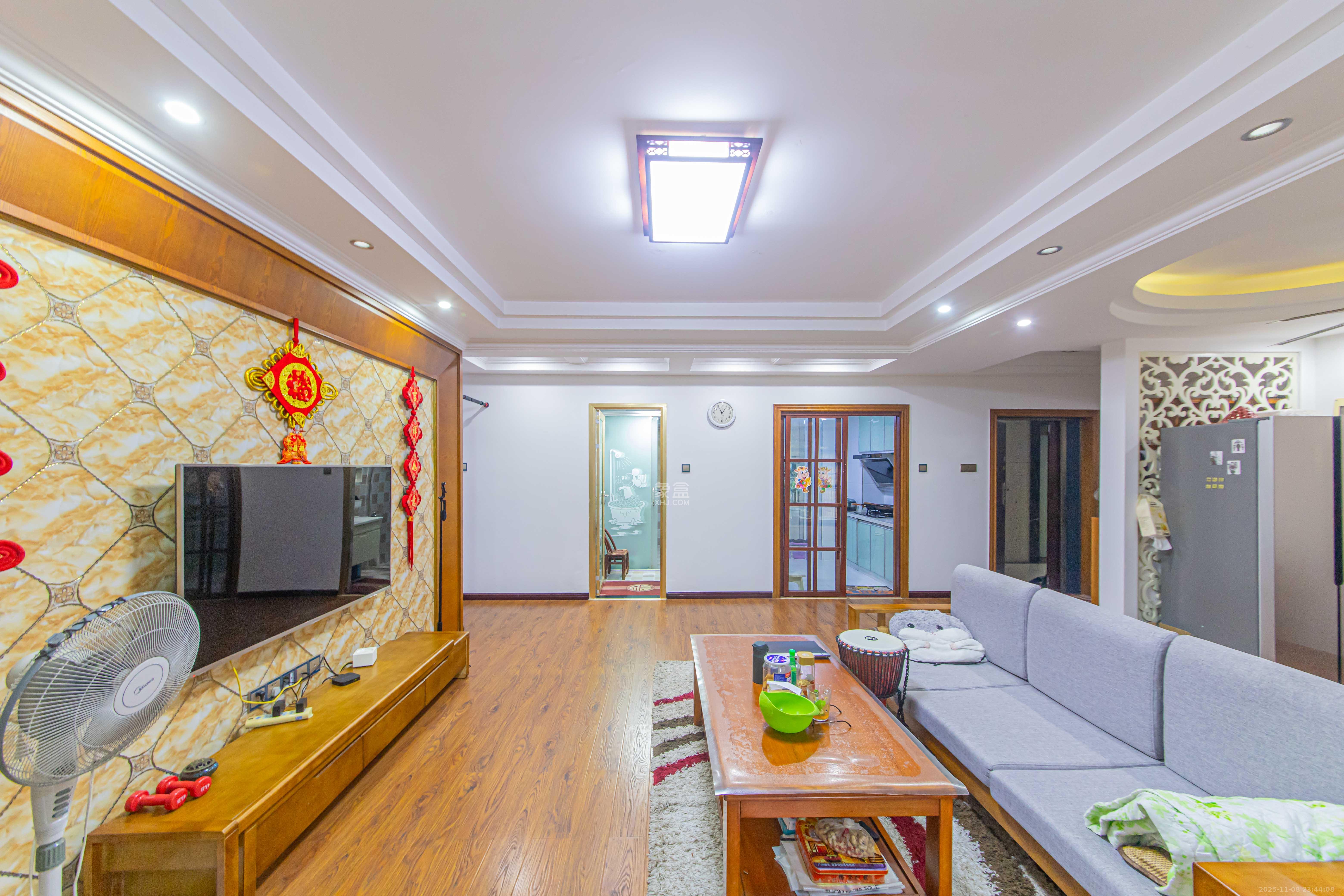 中建芙蓉嘉苑  1室2厅1卫    130.0万客厅