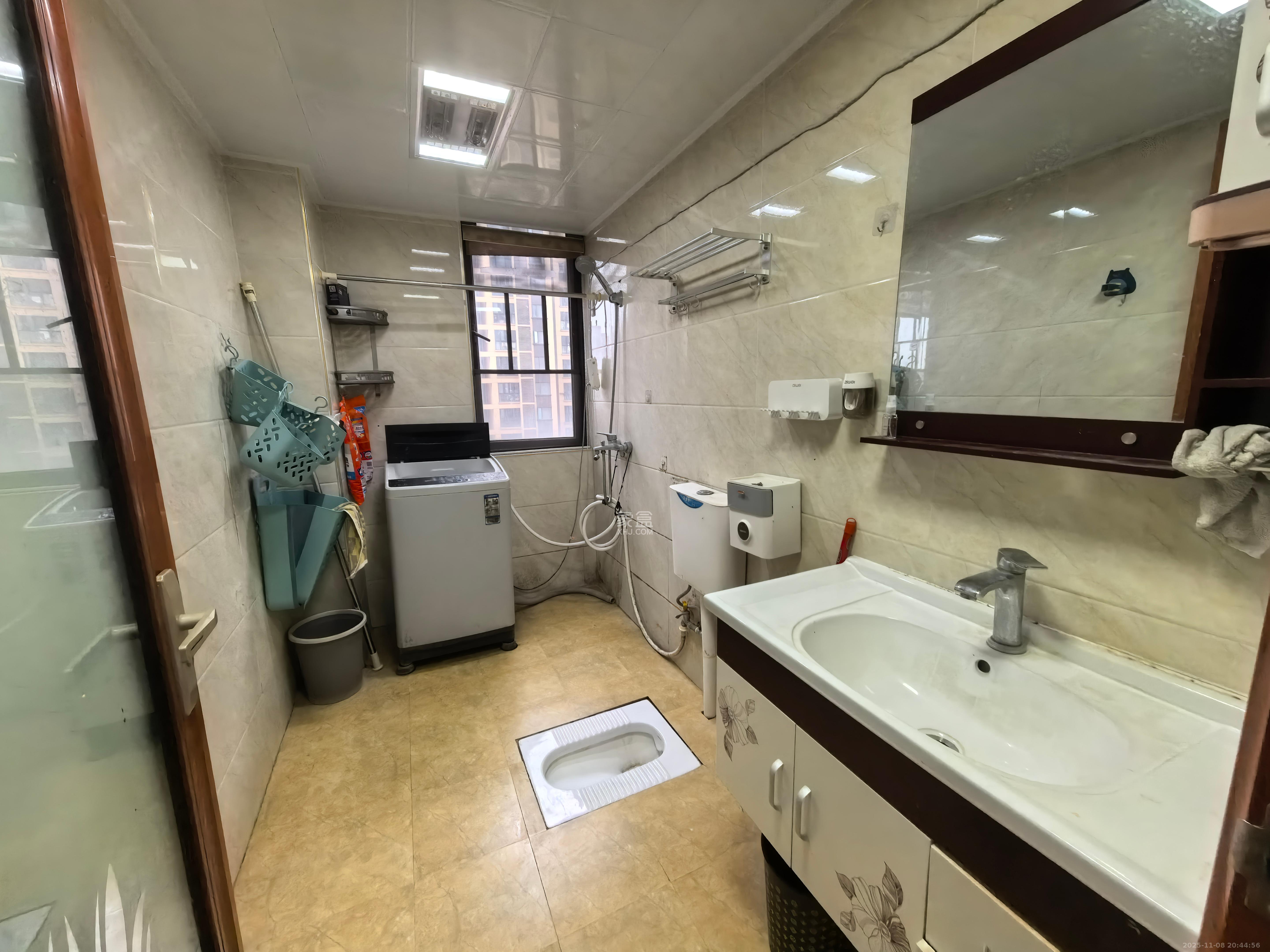 梅溪鑫苑名家  3室2厅2卫    2300.0元/月室内图