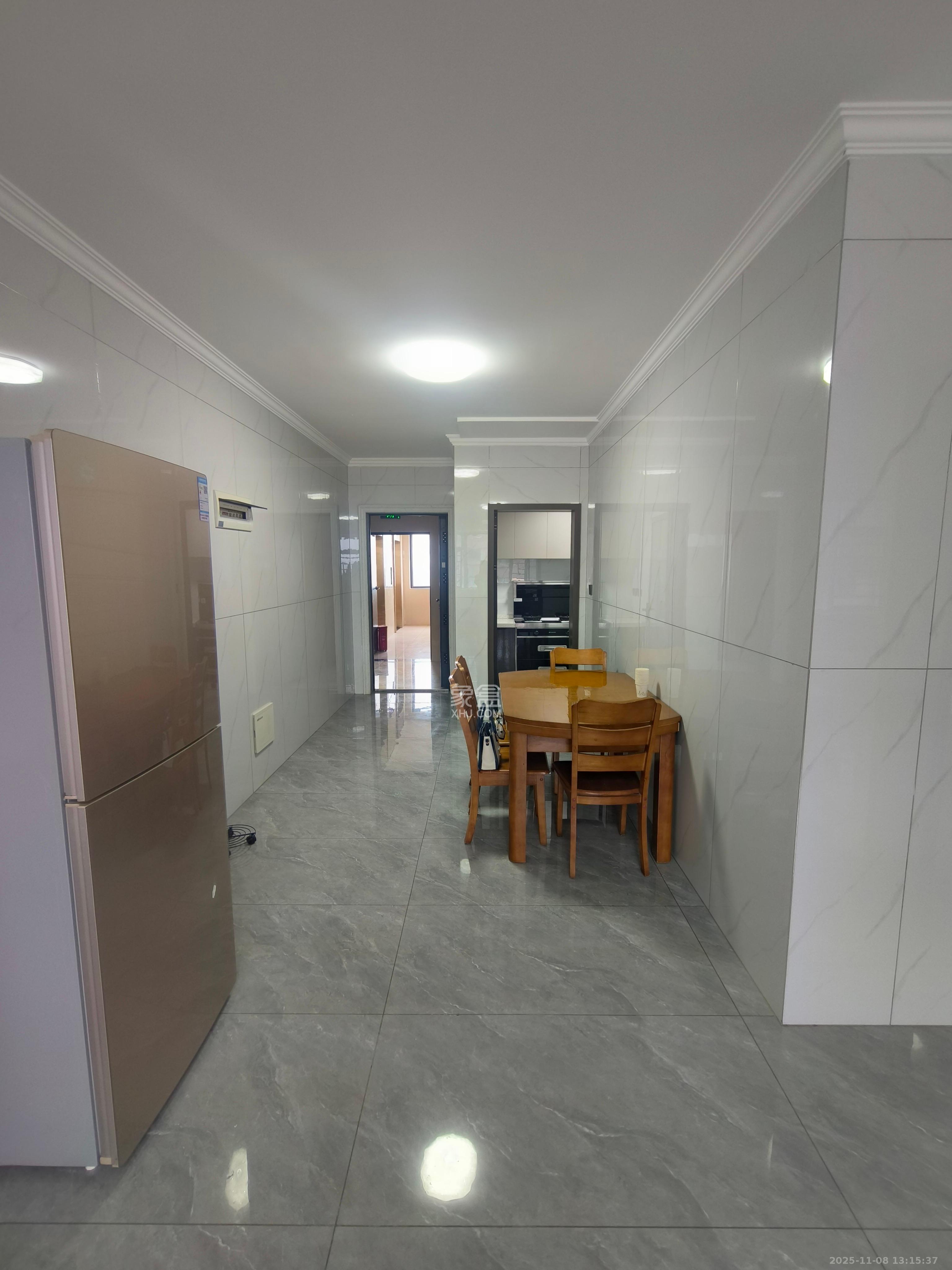 澳海望洲府  2室2厅1卫    1600.0元/月室内图