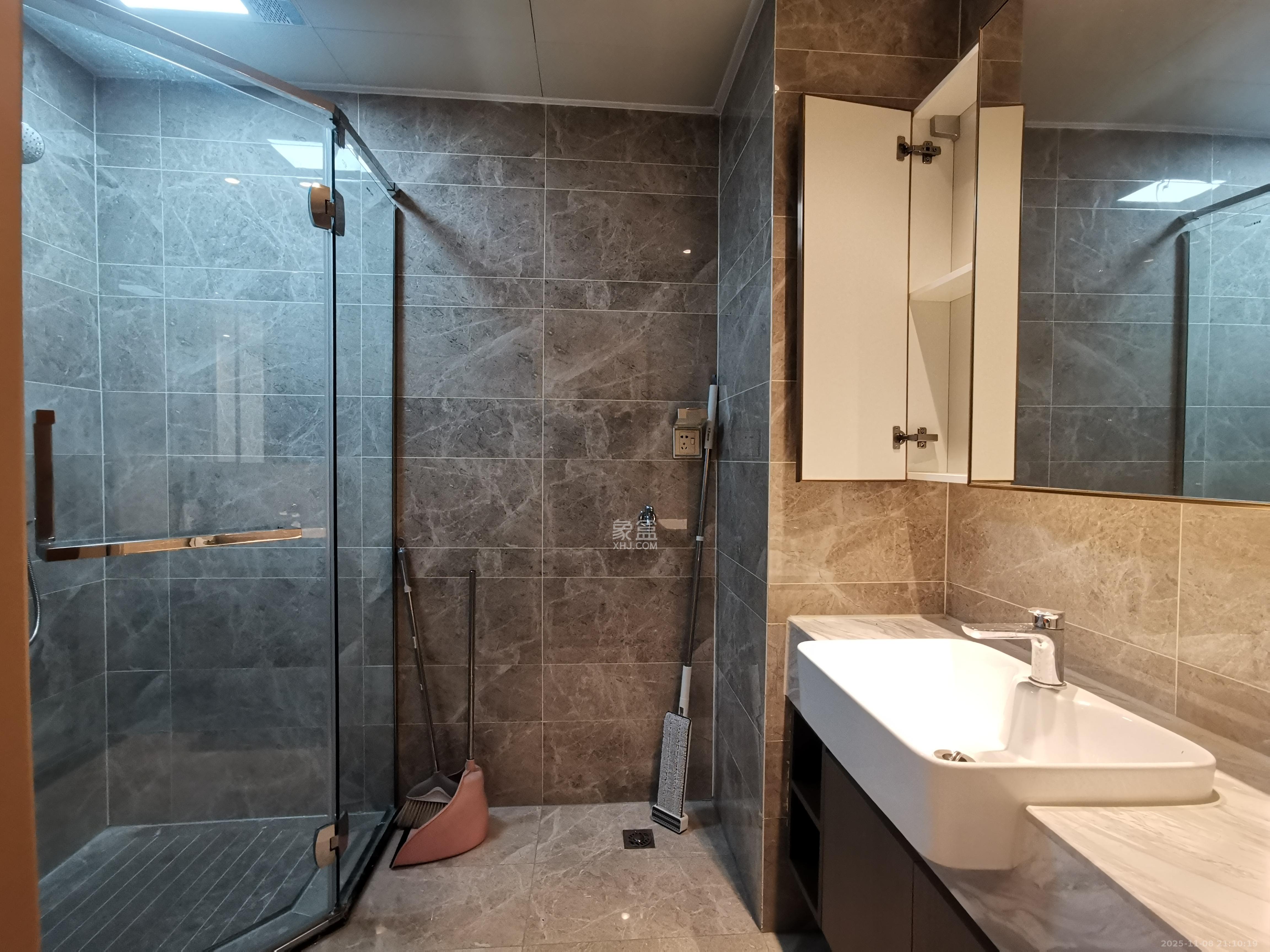 福天藏郡院子  1室1厅1卫    1000.0元/月室内图