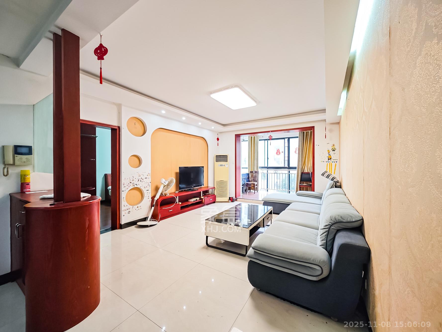 山语城一期  3室2厅2卫    80.0万客厅