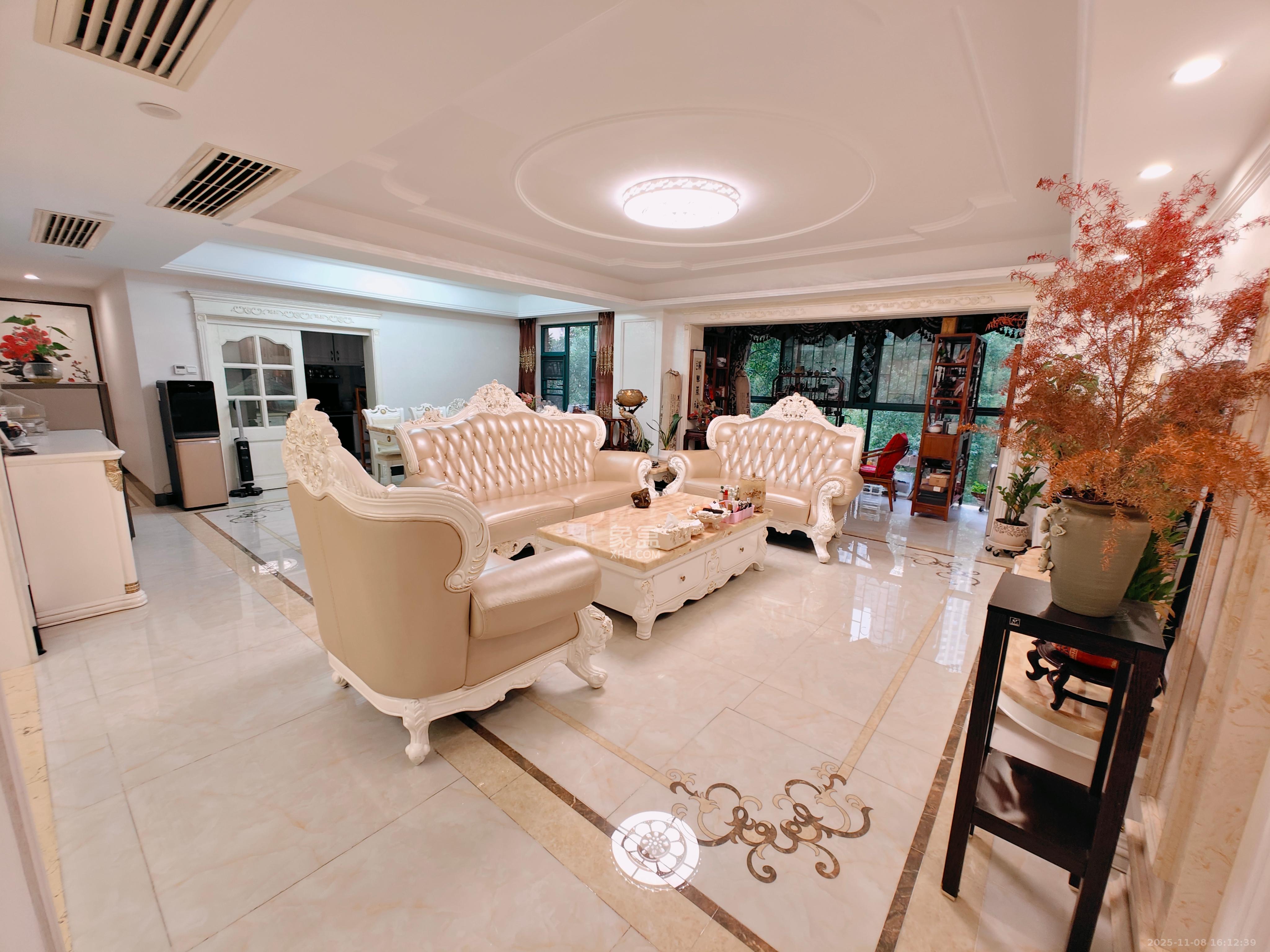 克拉美丽山庄（晟领国际）  5室2厅2卫    8000.0元/月