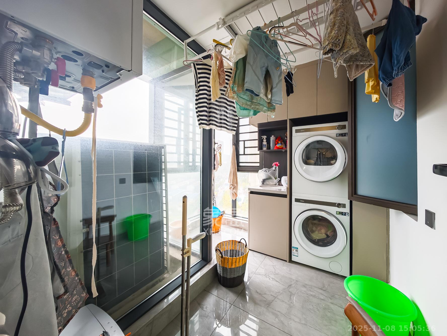 中欣楚天御府B区观澜  4室2厅2卫    278.0万阳台