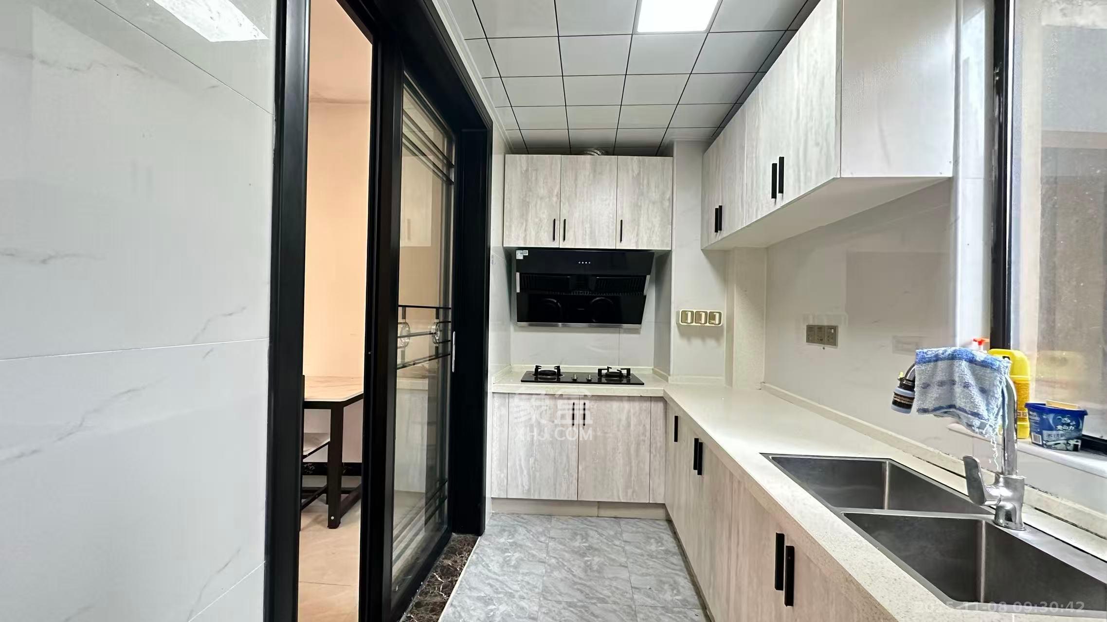 勤诚达境界城  4室2厅2卫    2300.0元/月