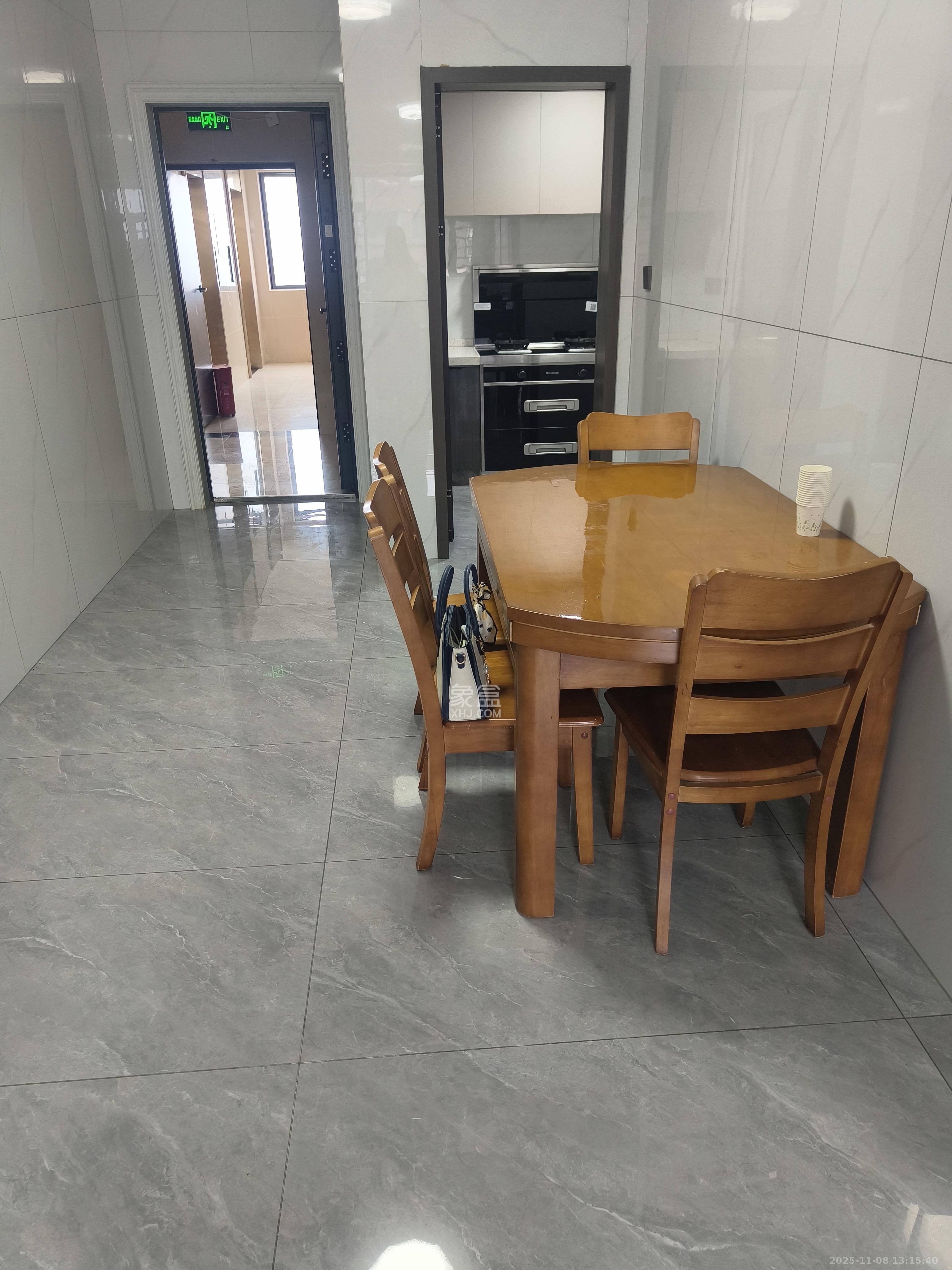 澳海望洲府  2室2厅1卫    1600.0元/月室内图