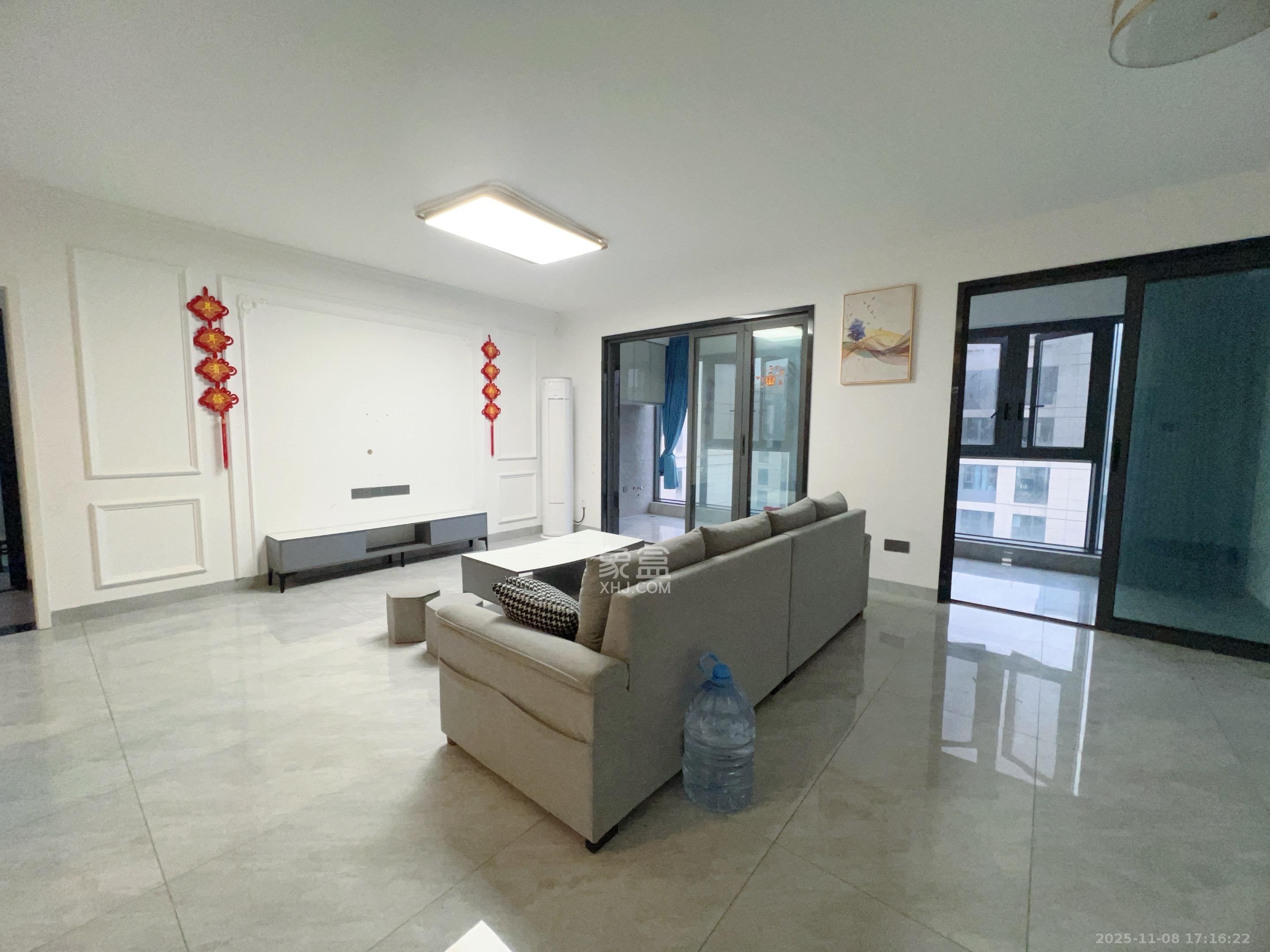 保利金香槟  4室2厅2卫    2800.0元/月室内图