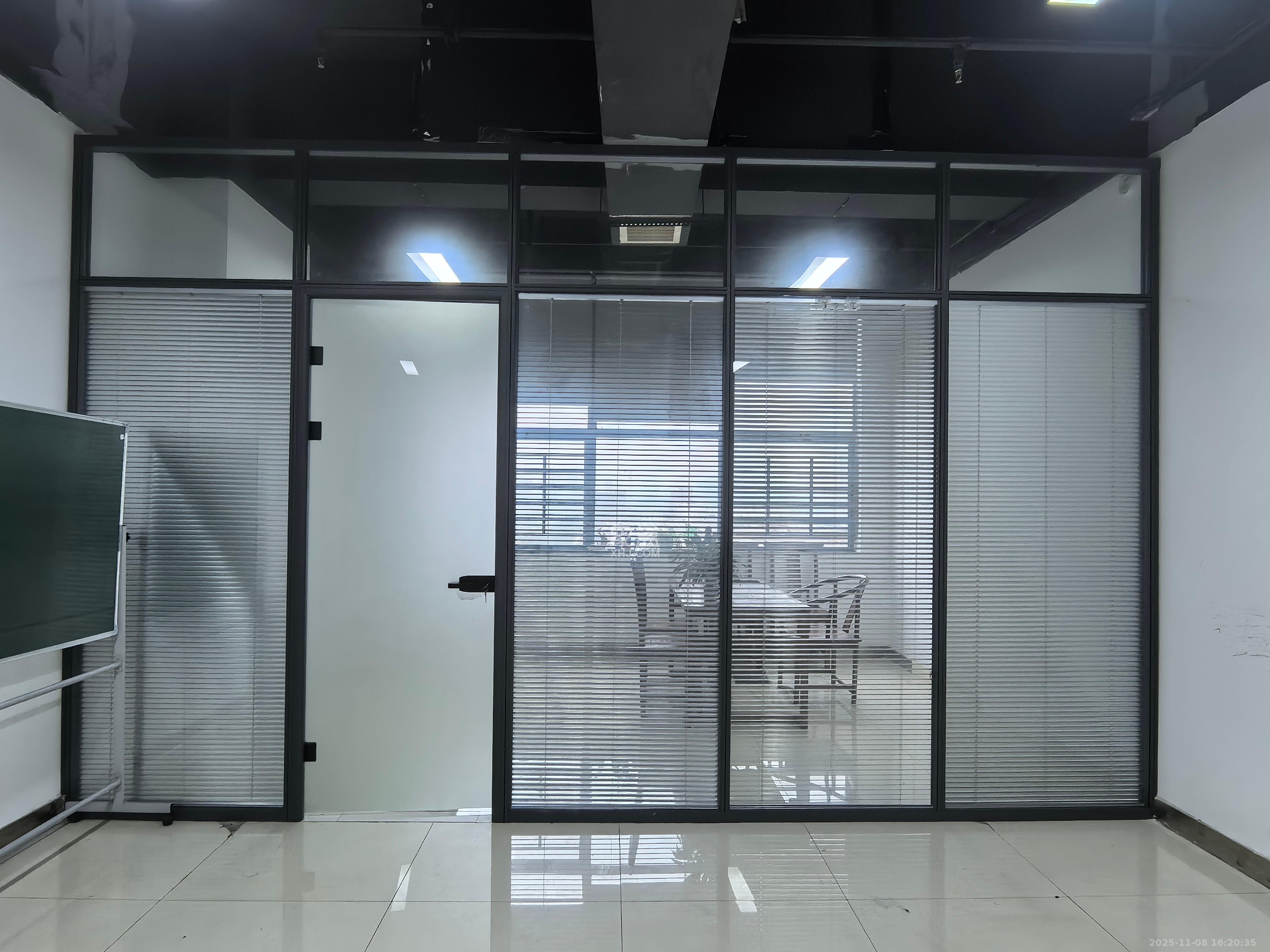 保利麓谷林语I区  1室1厅1卫    2700.0元/月室内图