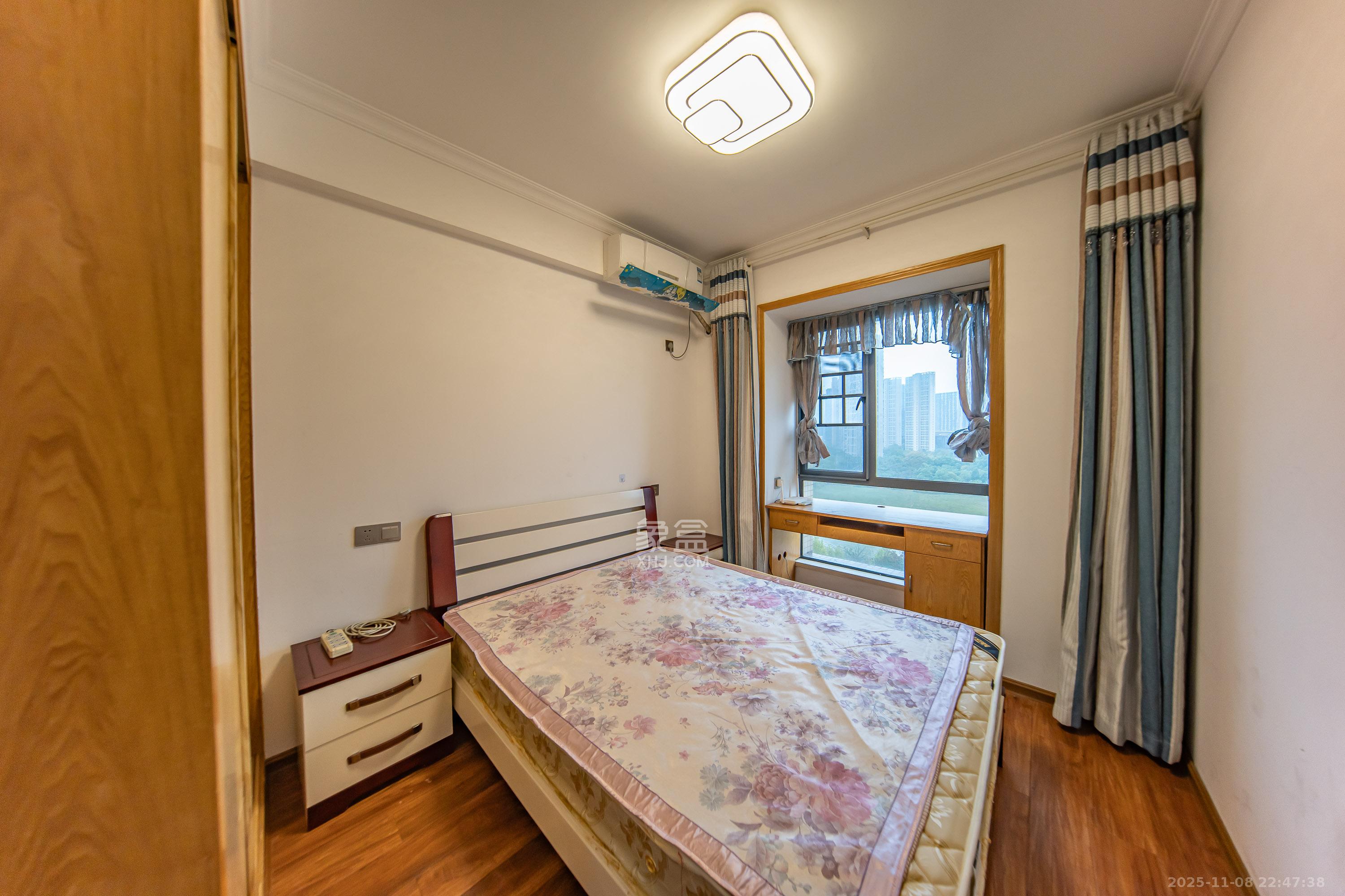 兰亭湾畔  3室2厅2卫    100.0万卧室