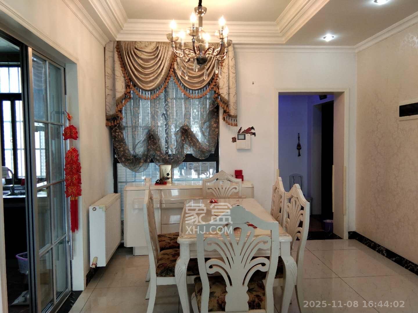 万树丹堤  4室2厅2卫    4000.0元/月室内图