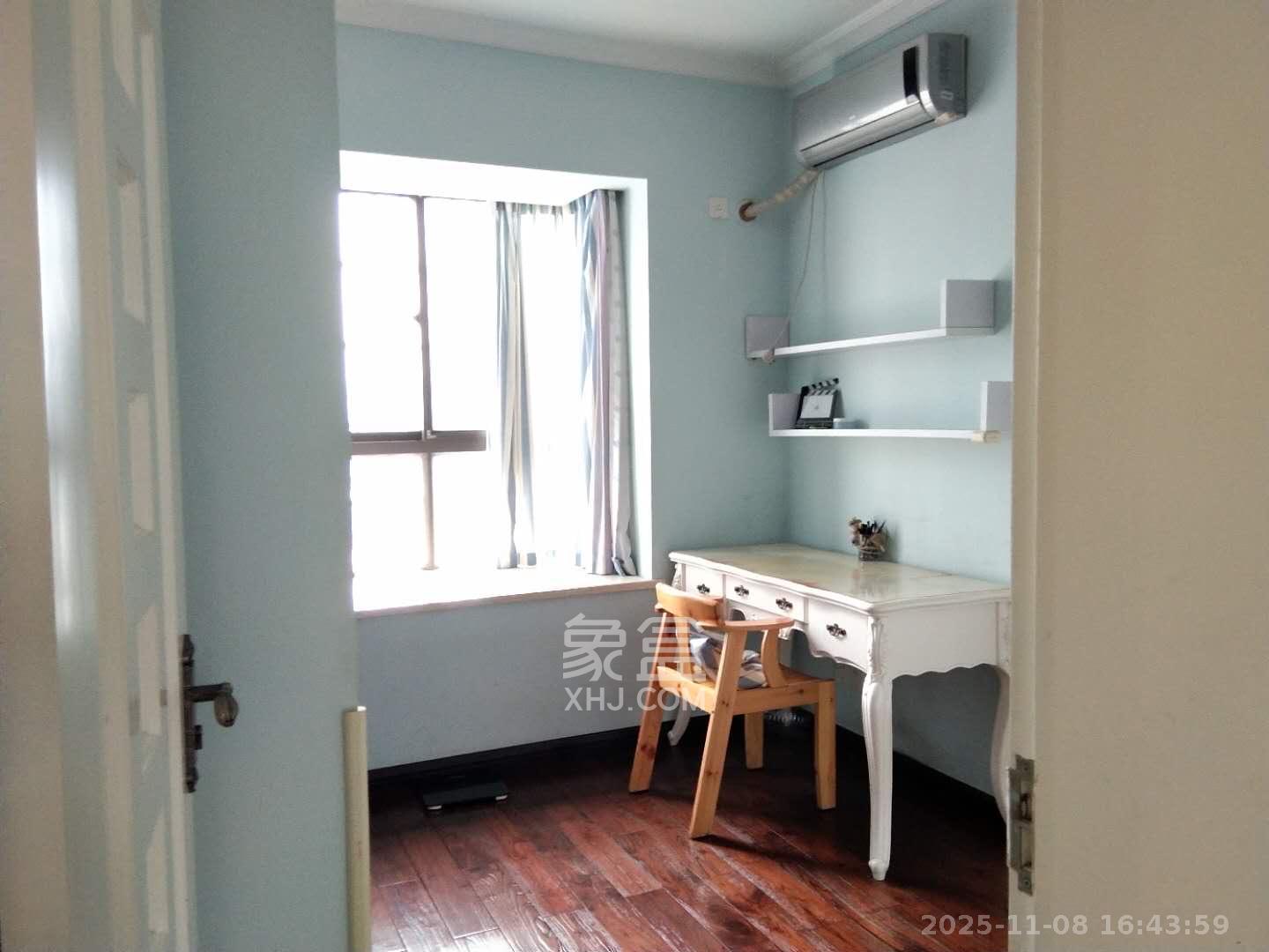 万树丹堤  4室2厅2卫    4000.0元/月室内图