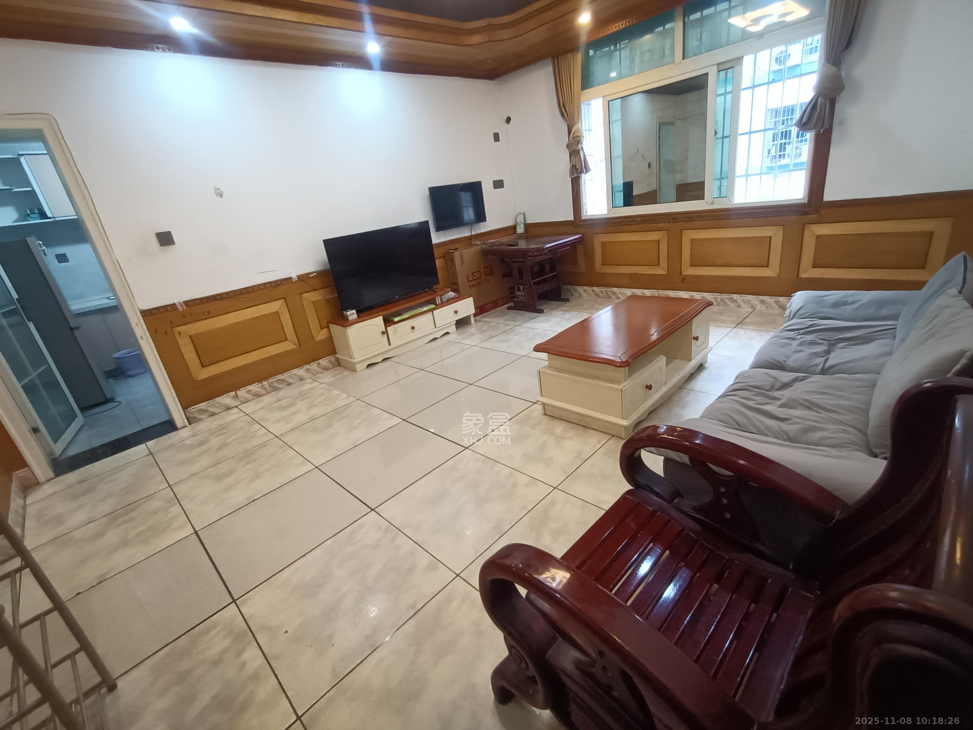 高桥高双湖商贸城  1室0厅0卫    1600.0元/月