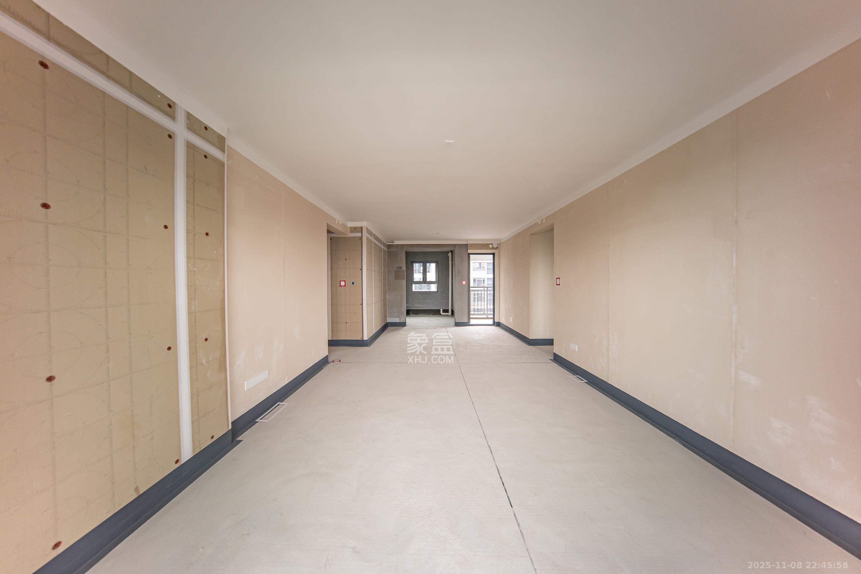 中海阅山府 4室2厅2卫 165.0万 中海阅山府 4室2厅2卫 165.0万客厅