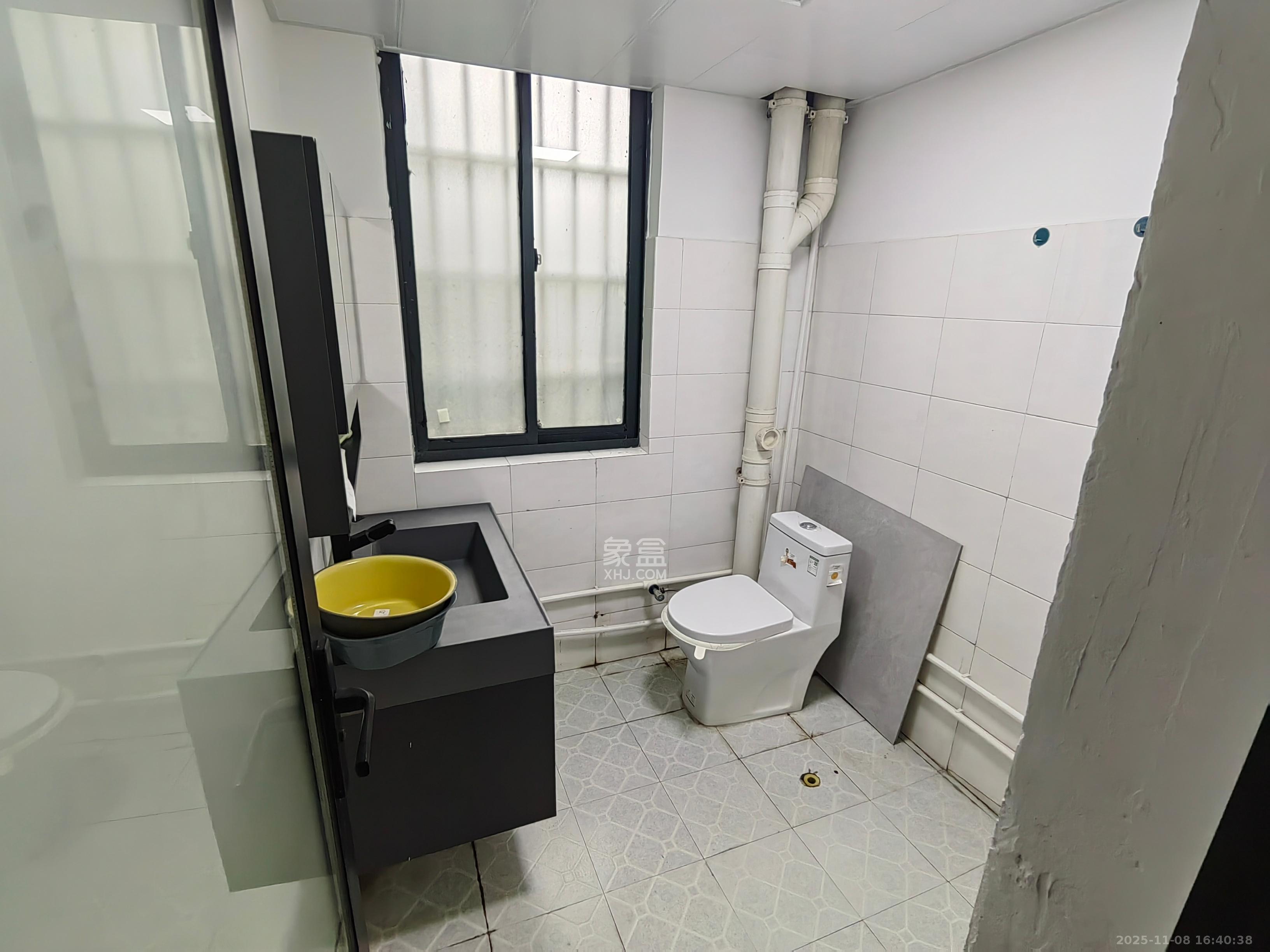 世纪桃花苑  3室2厅2卫    2100.0元/月室内图