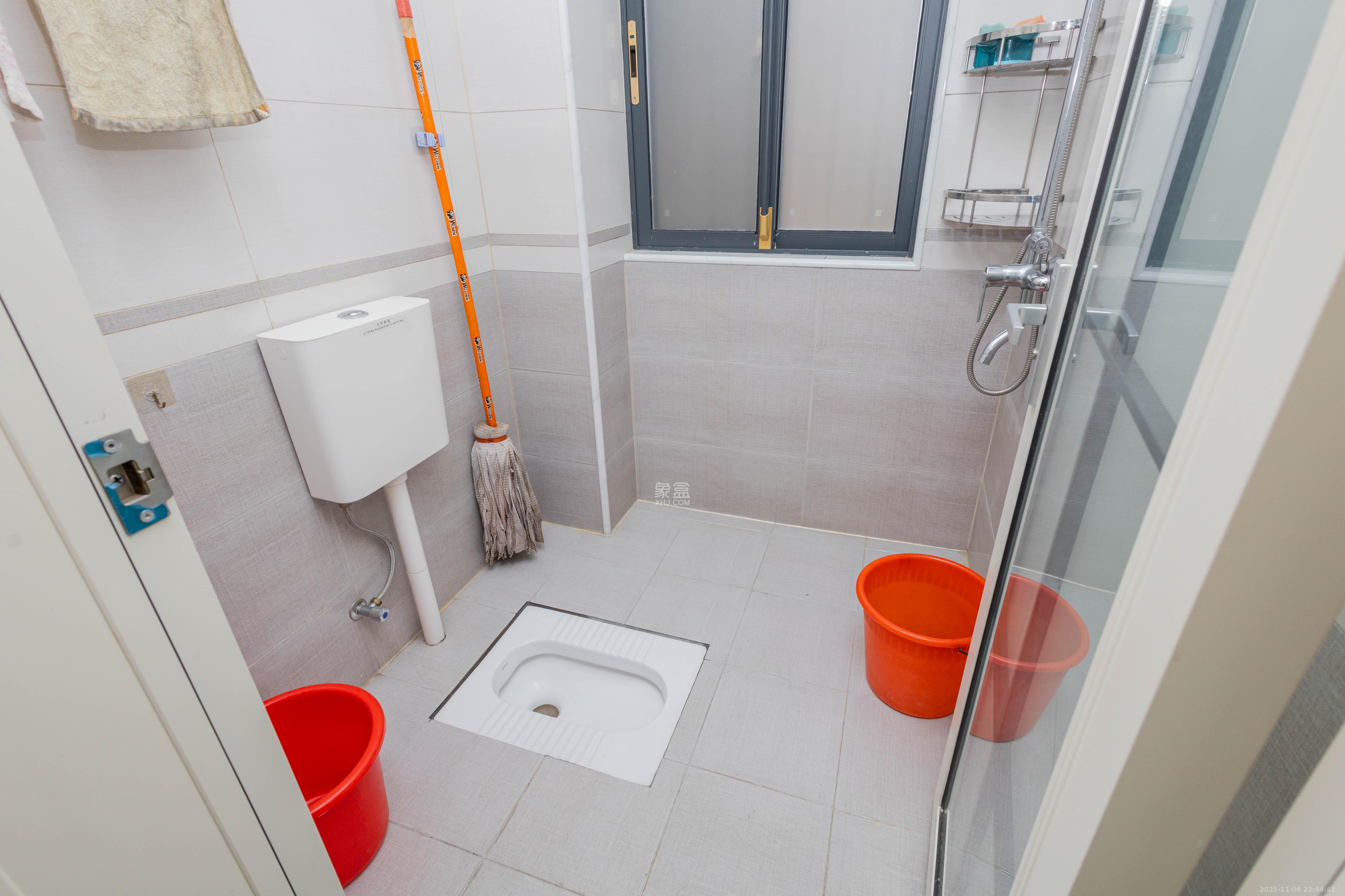 佳美紫郡  3室2厅2卫    84.8万卫生间