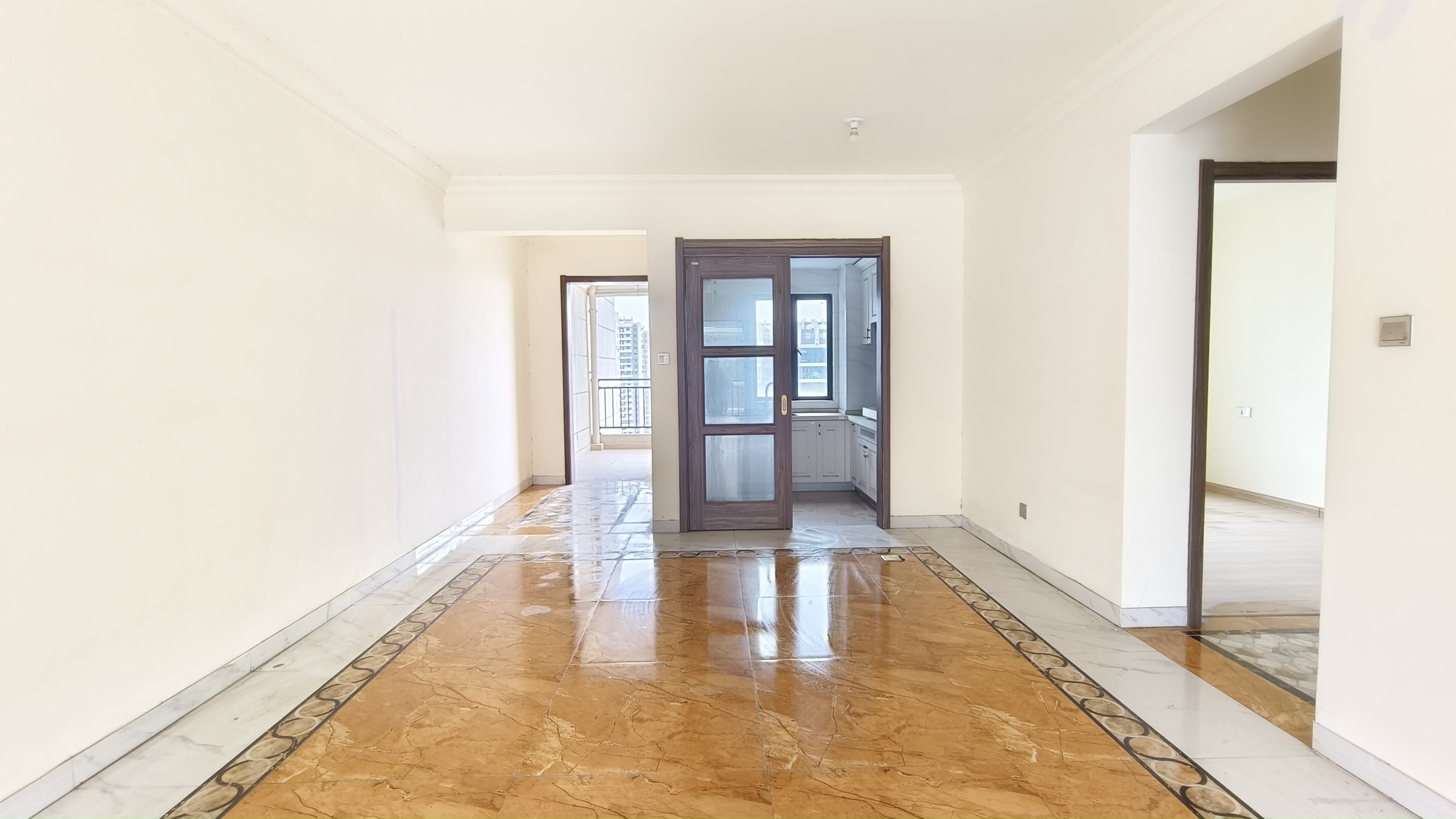 碧桂园梓山府  4室2厅1卫    82.0万室内图