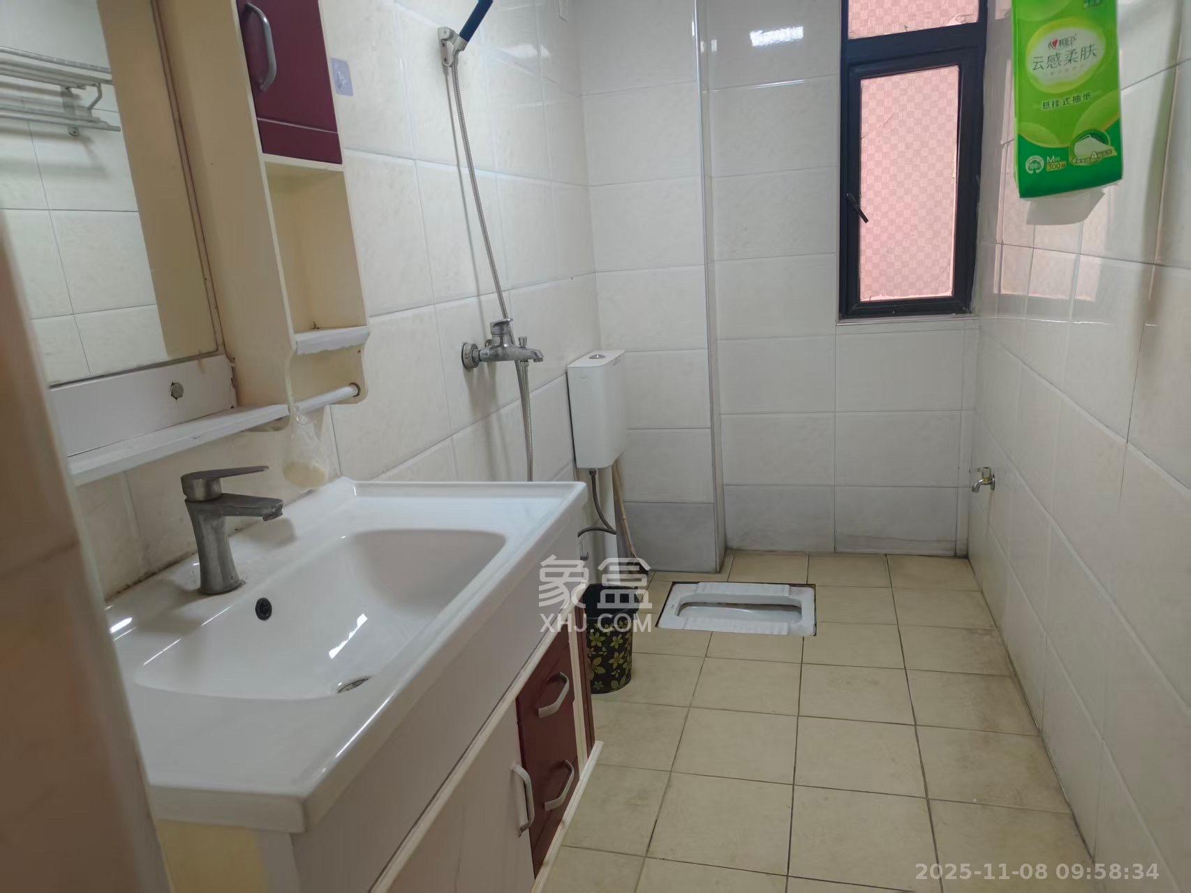 华城广场 2室2厅1卫 2500.0元/月 华城广场 2室2厅1卫 2500.0元/月室内图