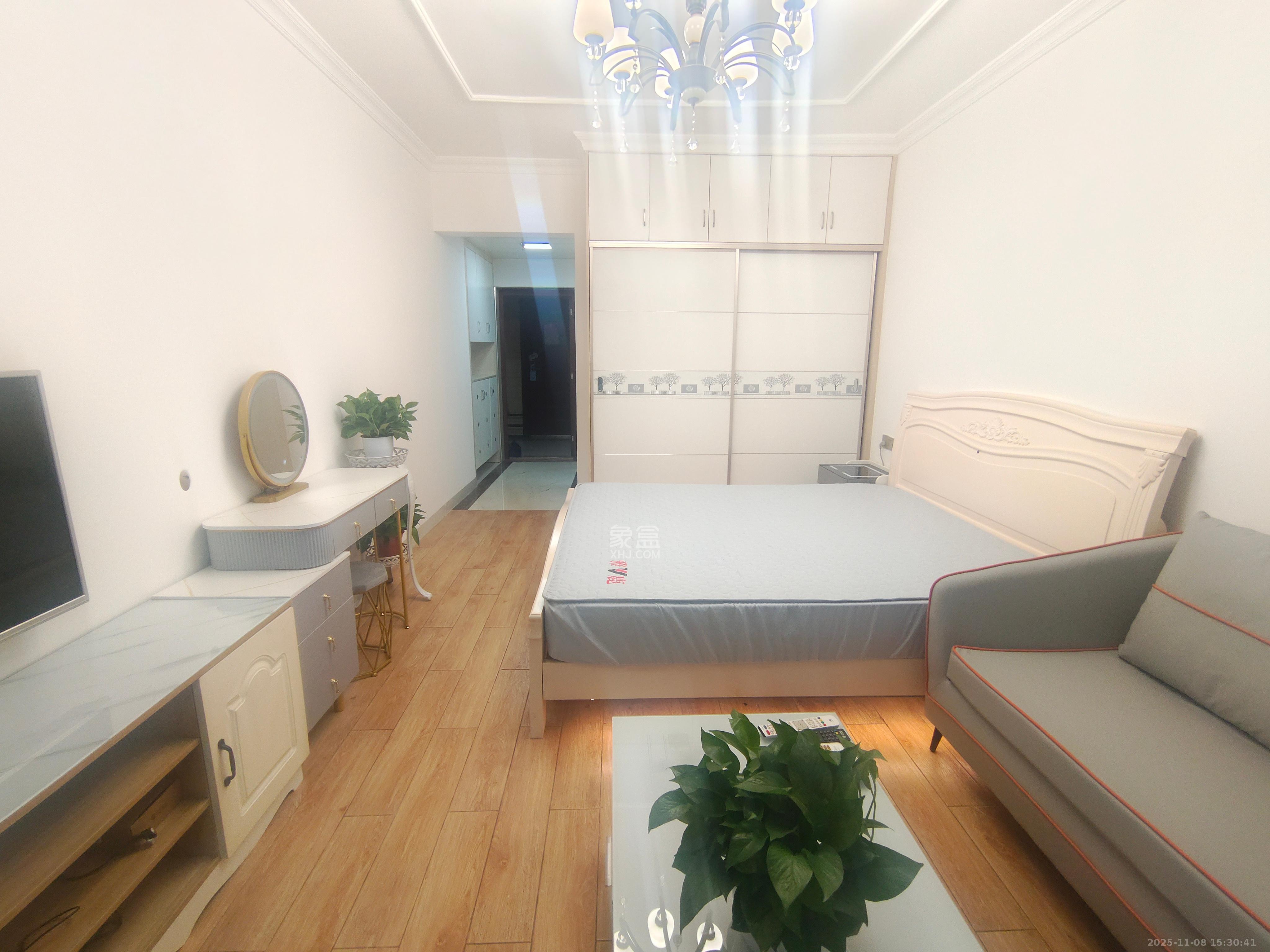 蓝湾国际广场  1室1厅1卫    1800.0元/月室内图