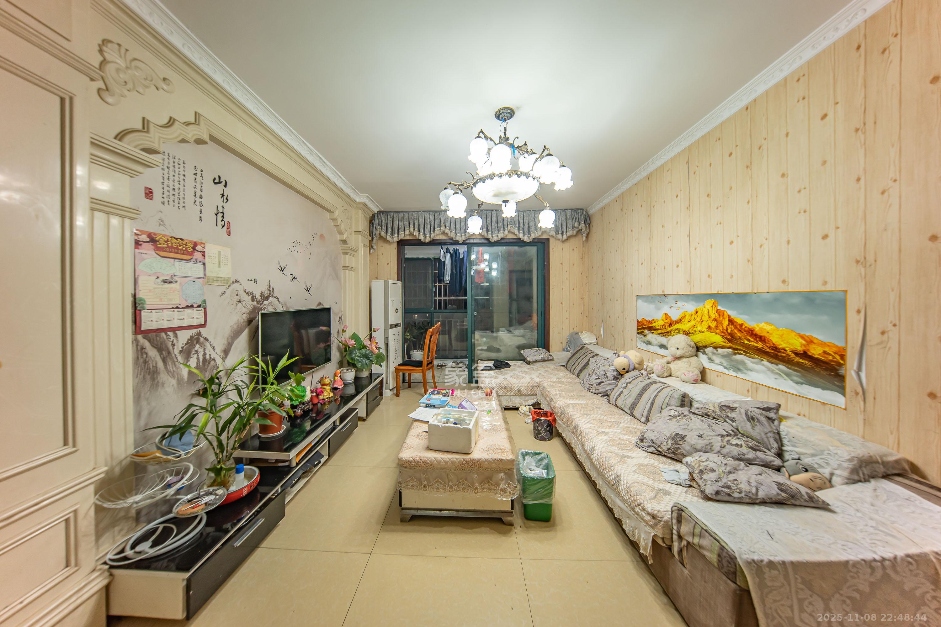 洋湖时代  3室1厅1卫    65.0万客厅