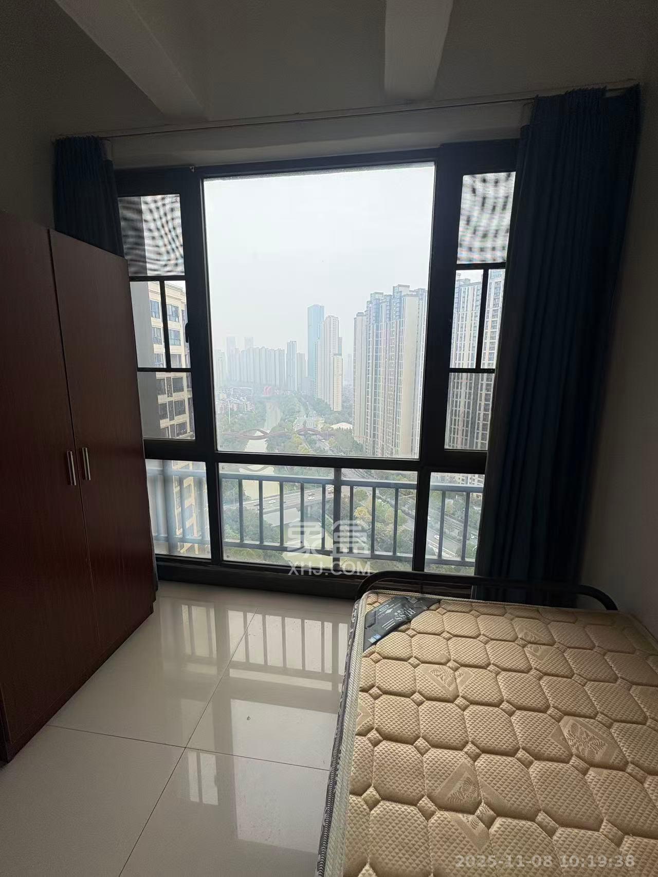 和泓梅溪四季  3室2厅2卫    2300.0元/月室内图