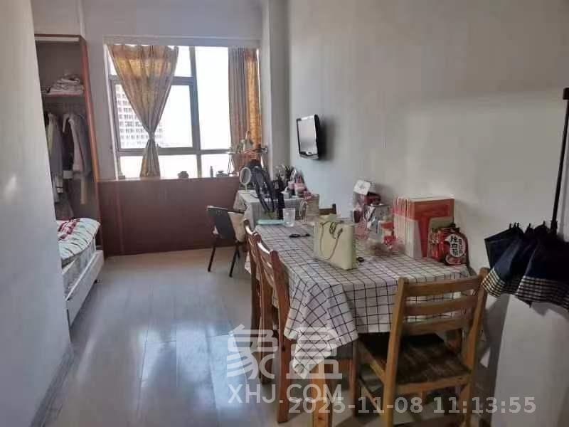 红星国际星城  1室1厅1卫    1300.0元/月