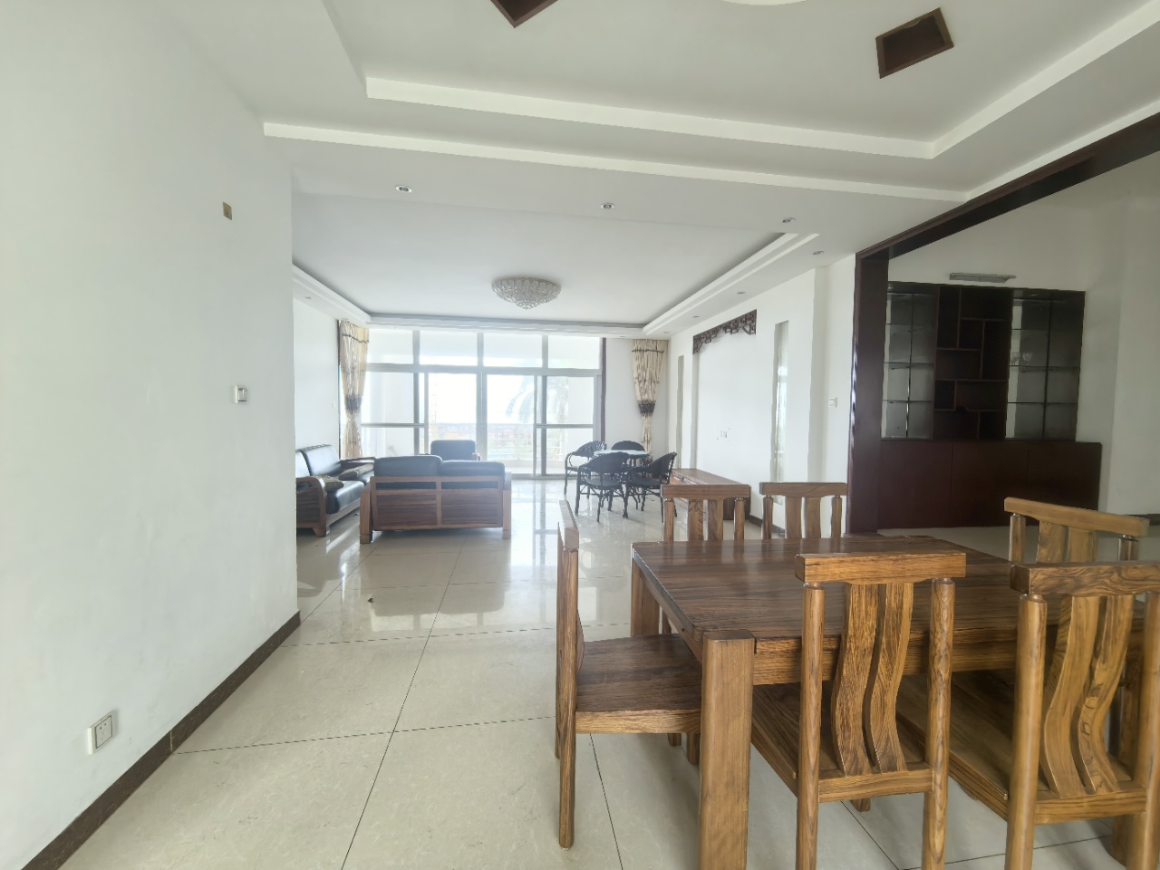 阳光经典 4室2厅3卫 480.0万 阳光经典 4室2厅3卫 480.0万室内图