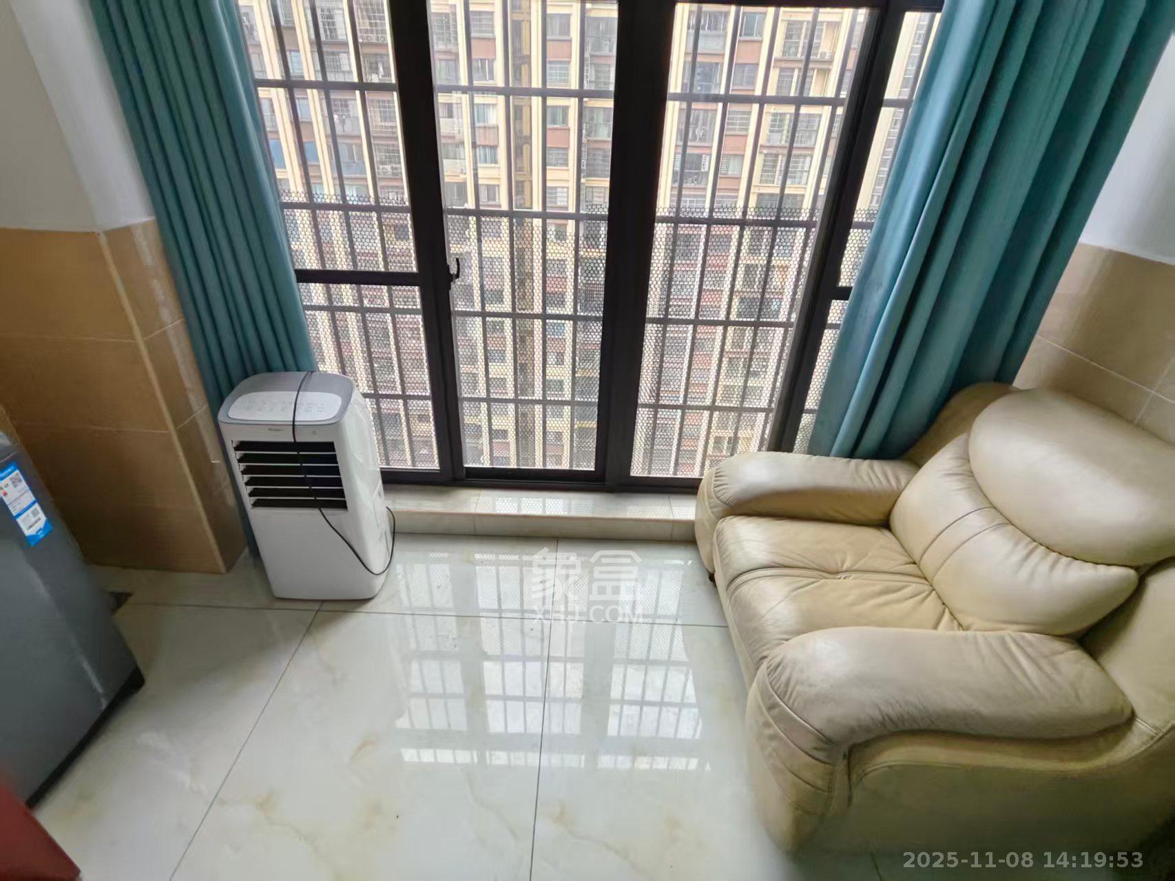 东方美地  3室2厅1卫    2400.0元/月室内图