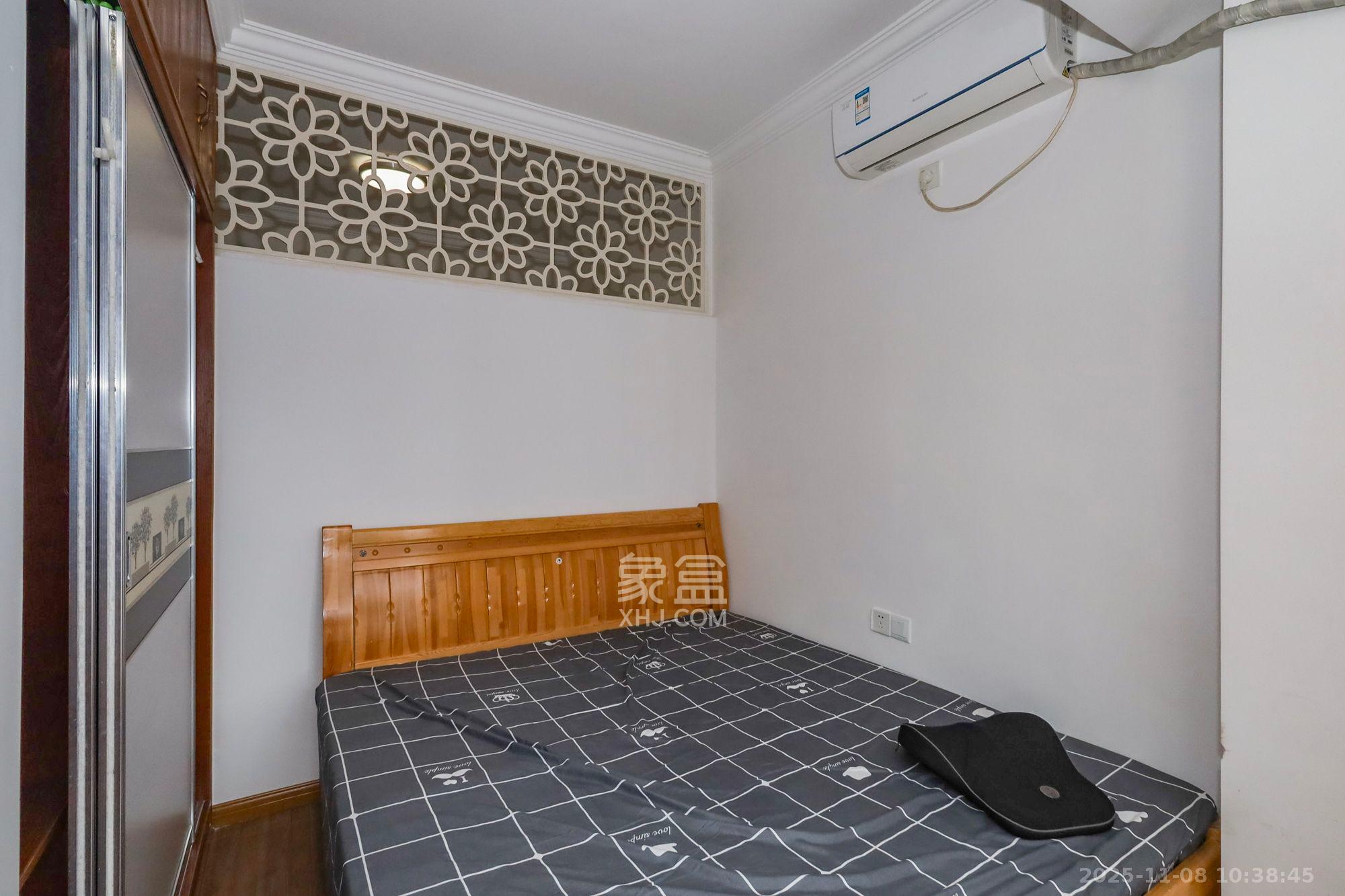 滨江一号（丰泰花园）  3室2厅2卫    2700.0元/月室内图