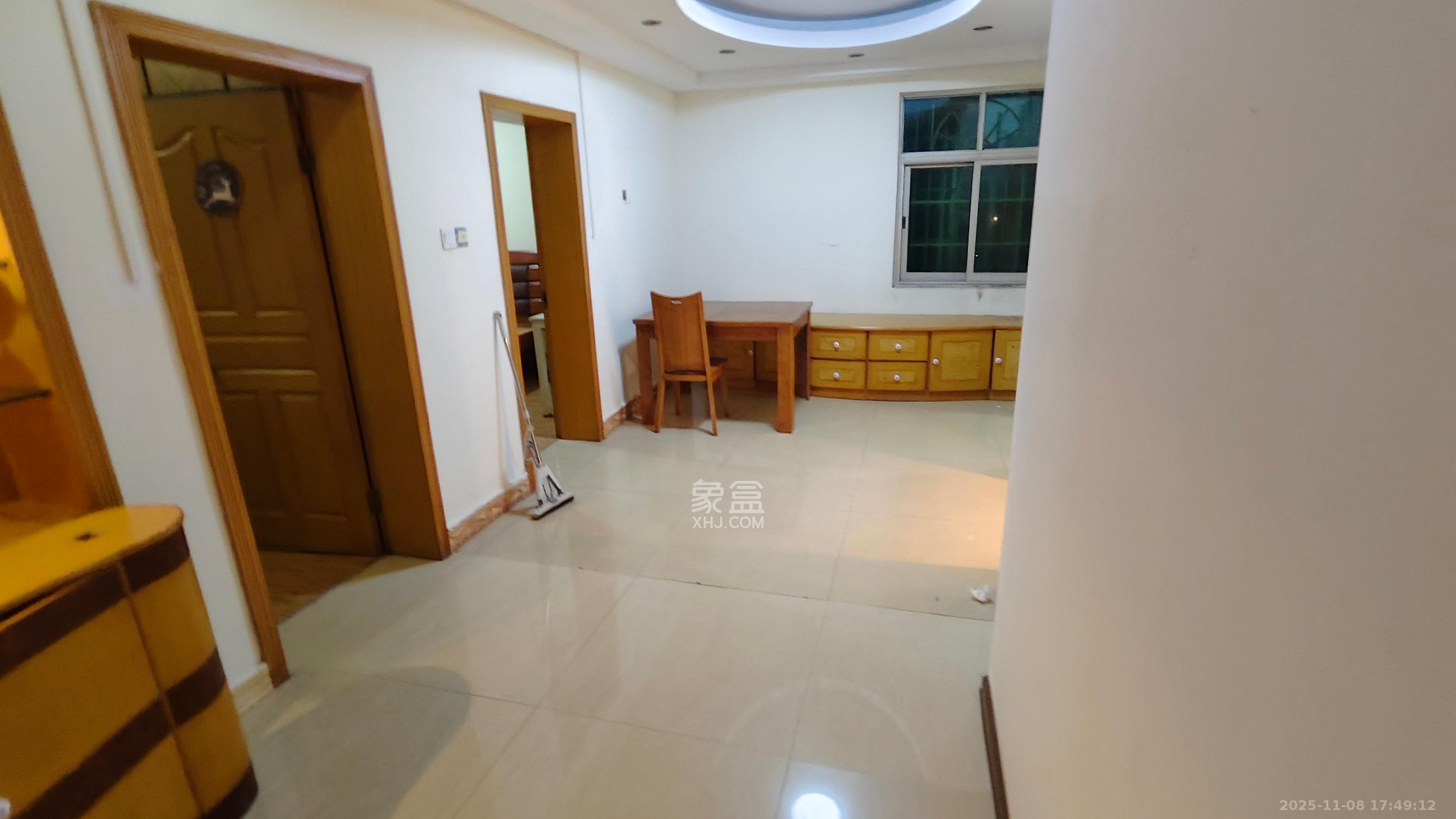 望兴家园  5室2厅2卫    2000.0元/月