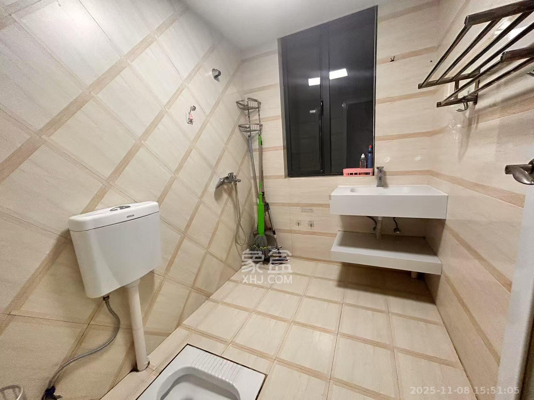 兴威帕克水岸 3室1厅2卫 2500.0元/月 兴威帕克水岸 3室1厅2卫 2500.0元/月室内图