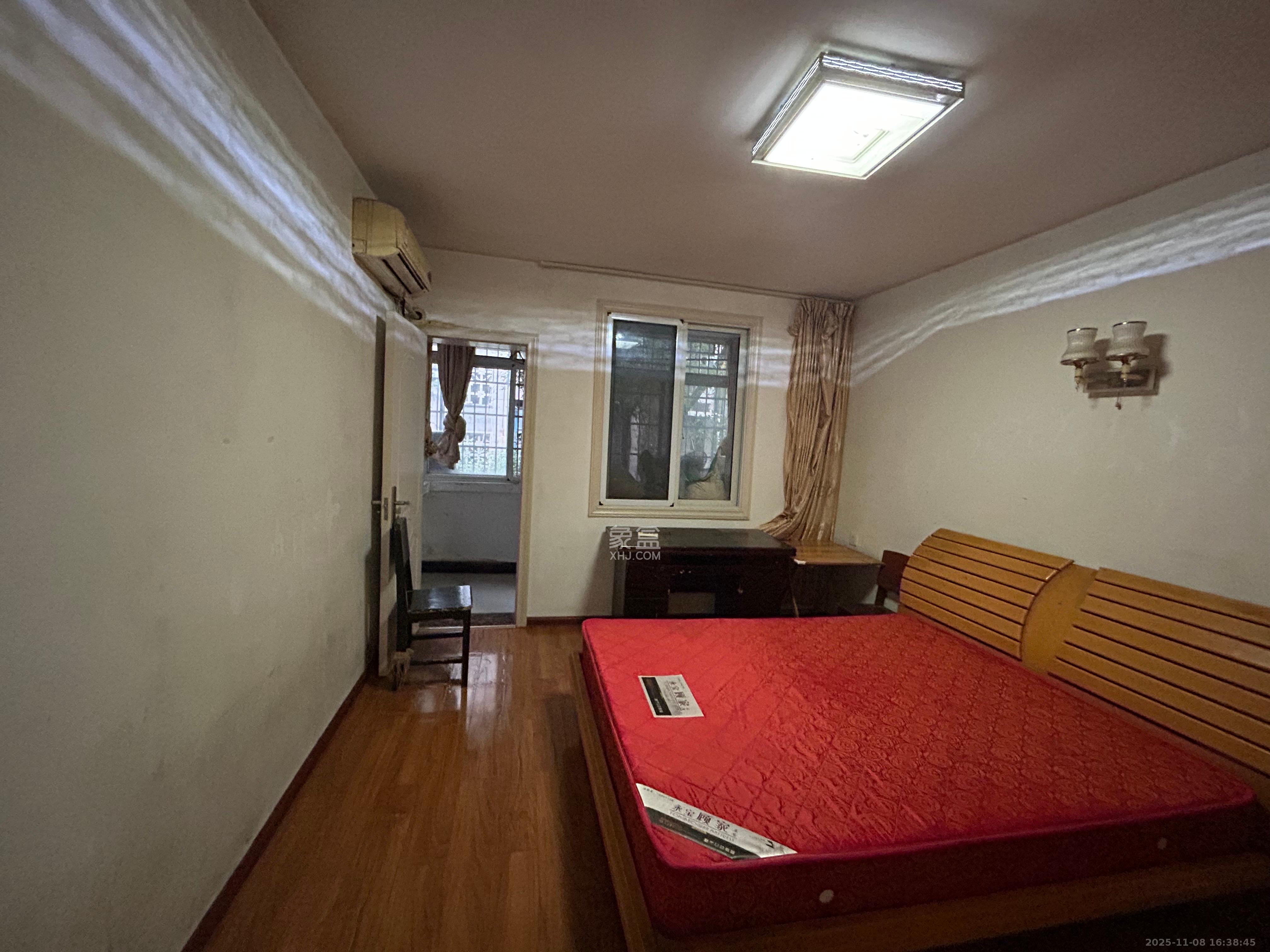 红花坡社区  2室1厅1卫    1400.0元/月室内图