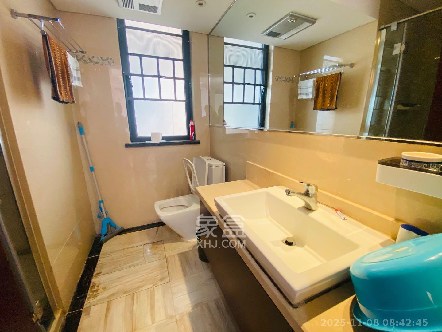 复地崑玉国际一期 1室2厅1卫 3500.0元/月 复地崑玉国际一期 1室2厅1卫 3500.0元/月室内图