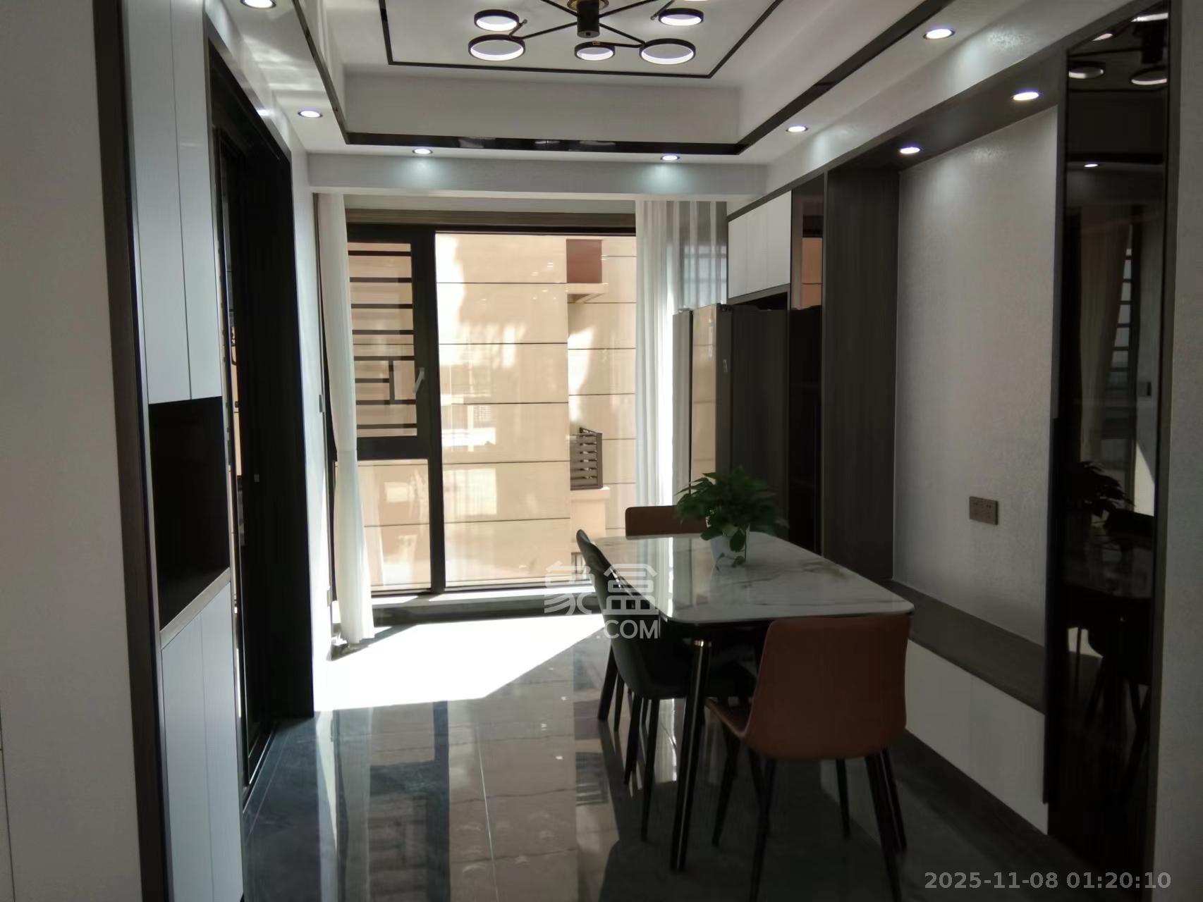 长房明宸府  3室2厅1卫    2700.0元/月室内图