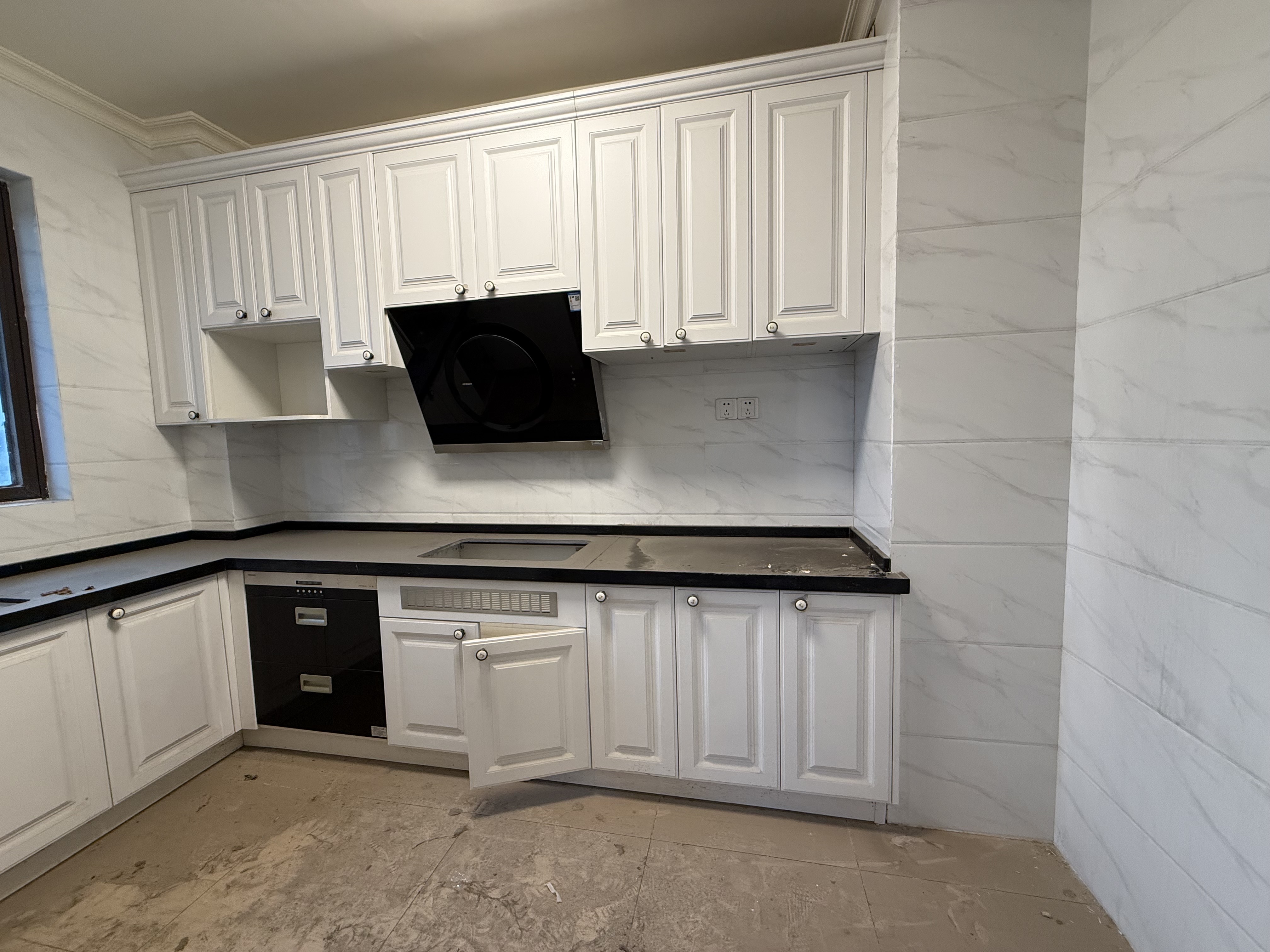 碧桂园豪园 4室2厅2卫 2000.0元/月 碧桂园豪园 4室2厅2卫 2000.0元/月室内图