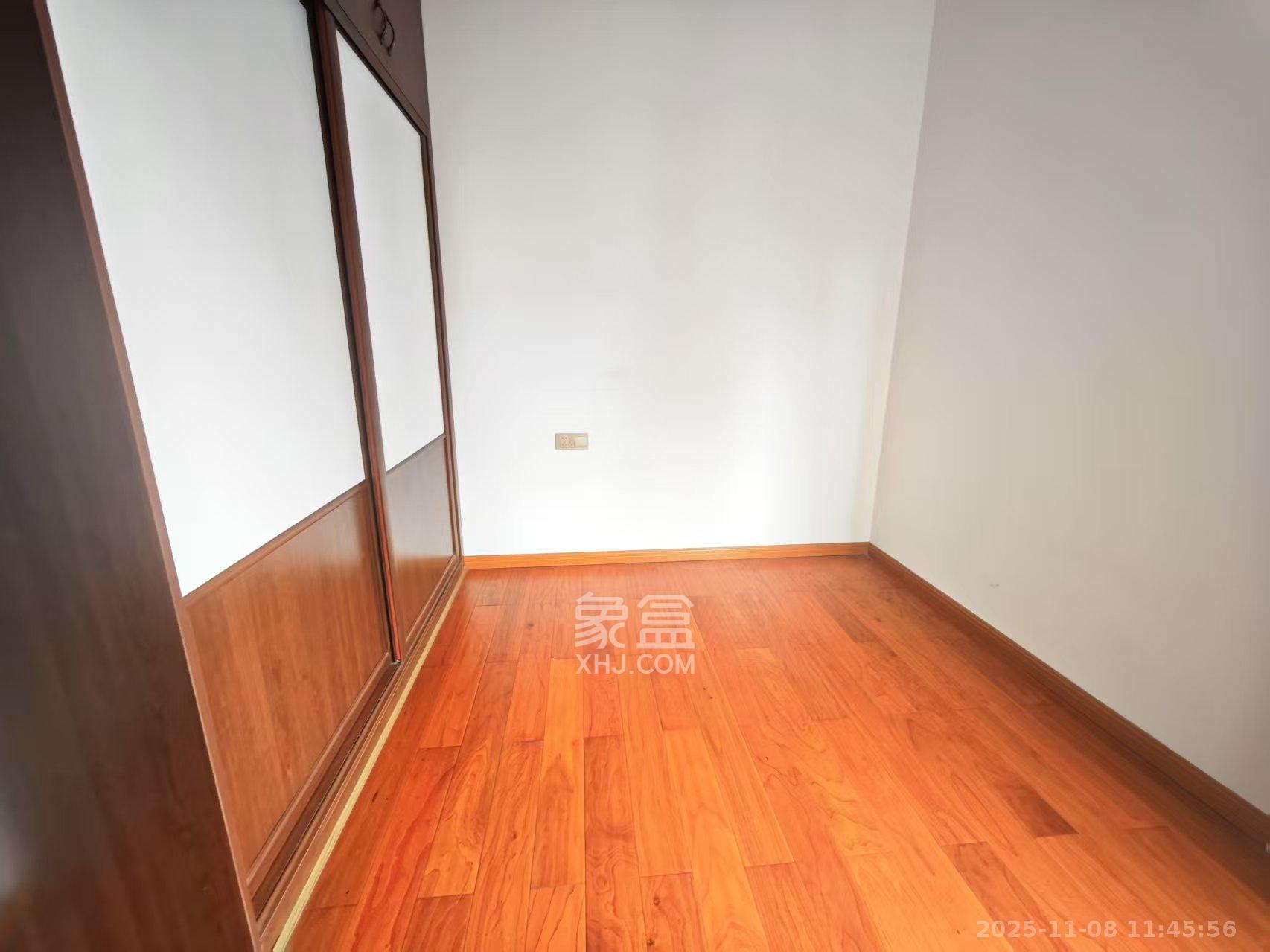 恒基凯旋门三期  3室2厅1卫    2000.0元/月室内图