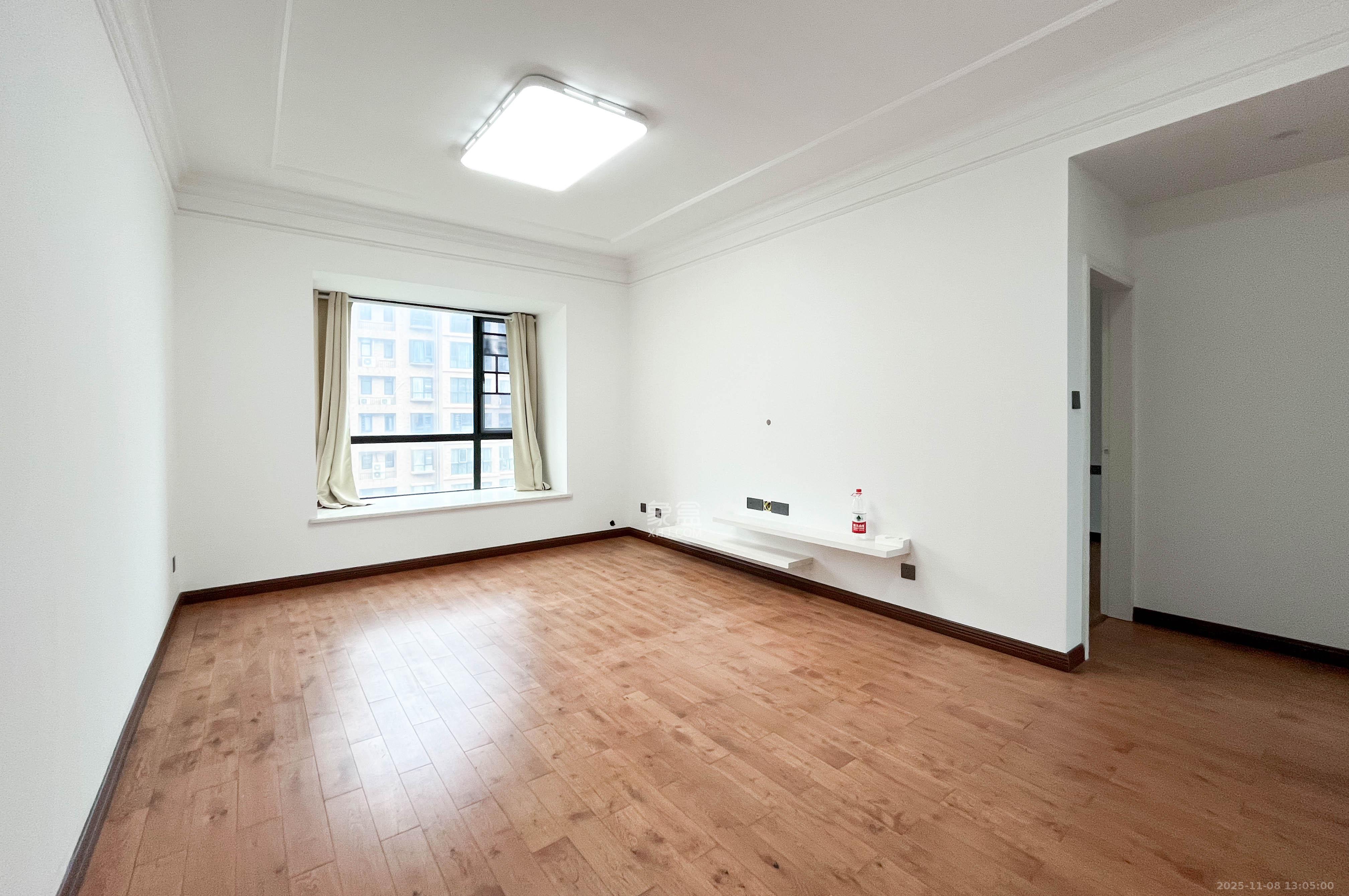 麓谷明珠  2室2厅1卫    75.0万客厅