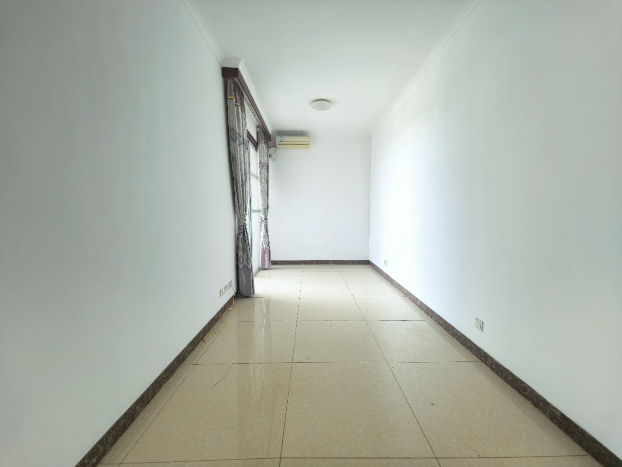 阳光经典 4室2厅3卫 480.0万 阳光经典 4室2厅3卫 480.0万室内图