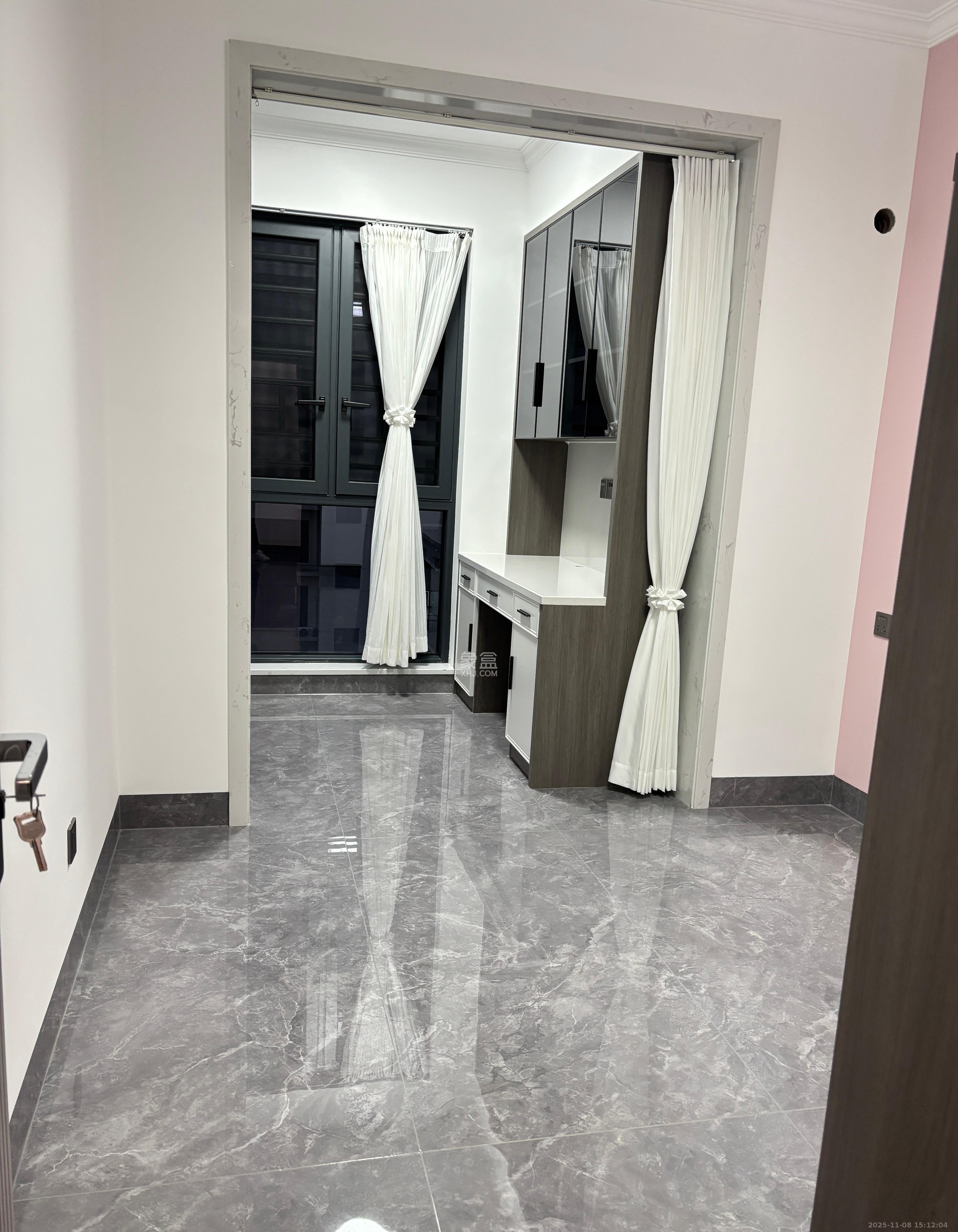 长龙湾  3室2厅1卫    2400.0元/月室内图