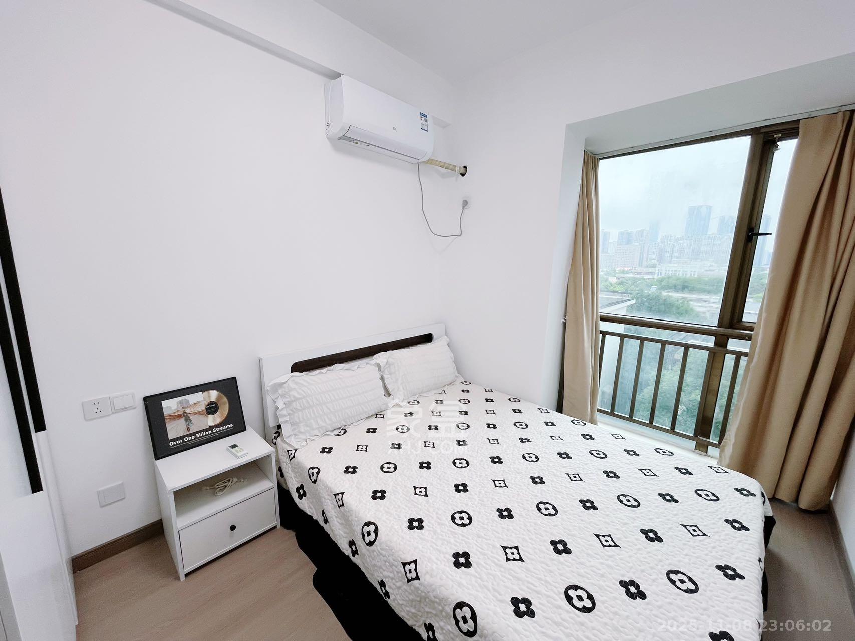 东上一品  4室2厅2卫    4100.0元/月室内图