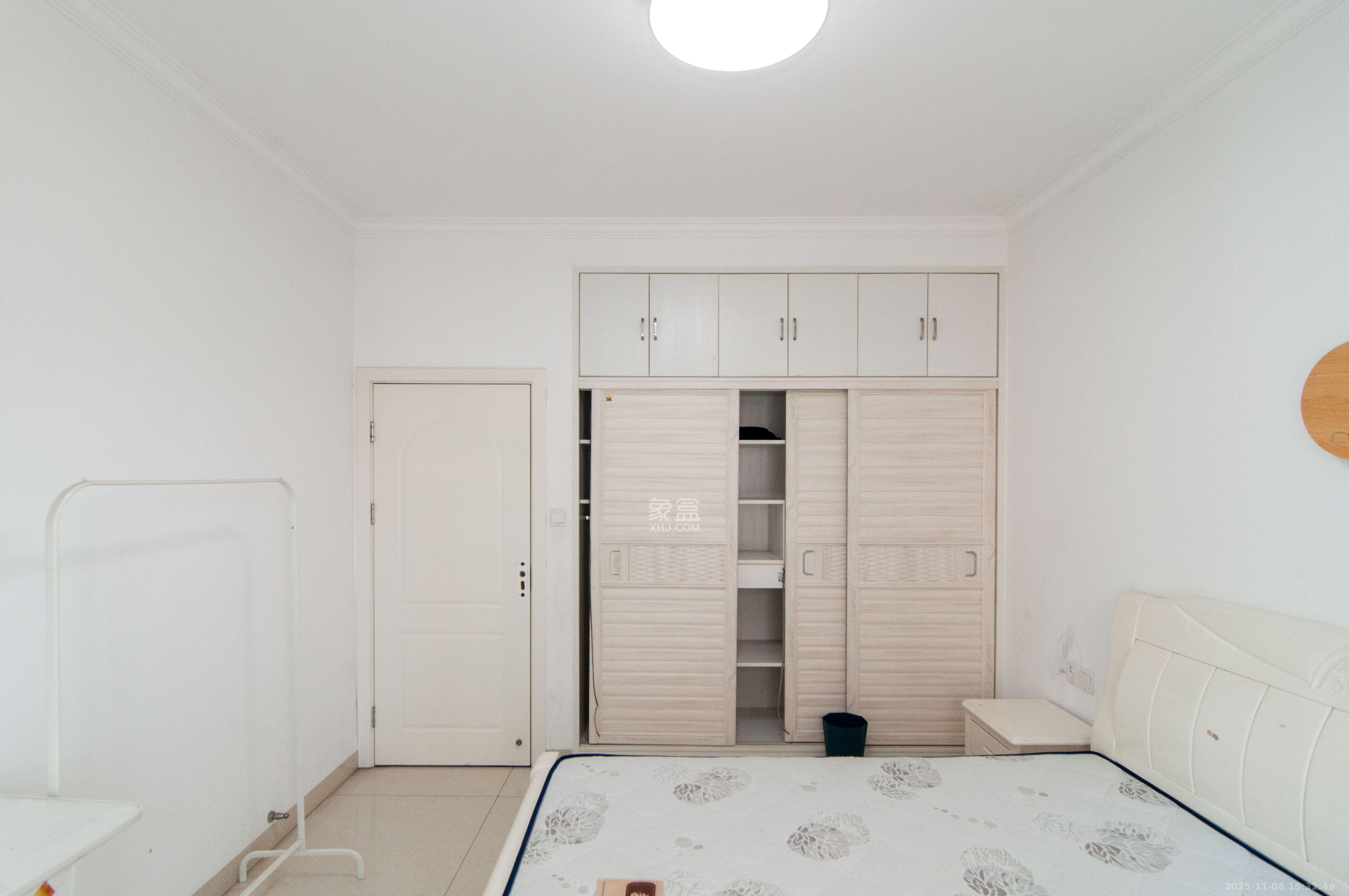 麓谷燕园（燕山公寓）  2室2厅1卫    2200.0元/月室内图