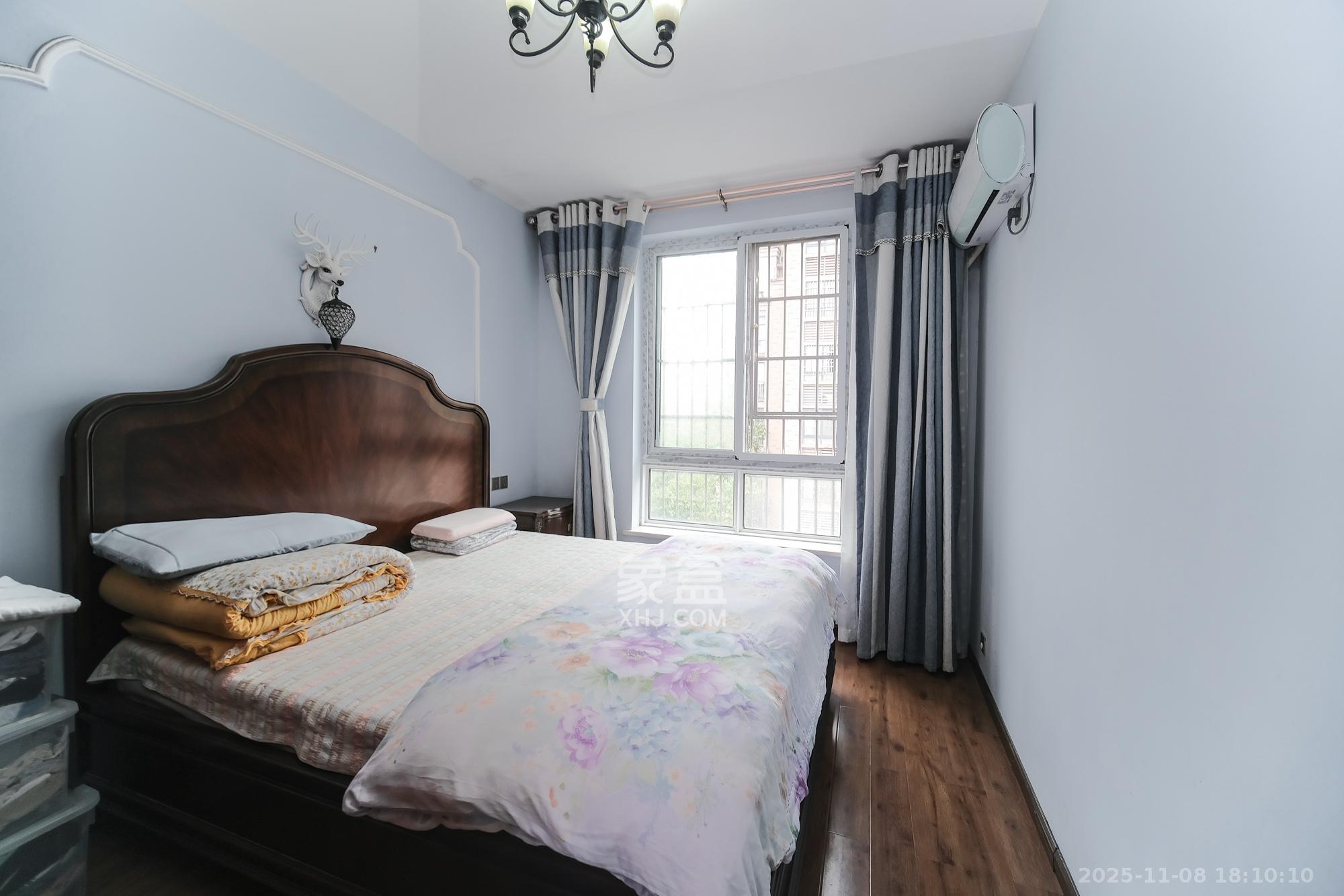 山水湾  3室2厅2卫    70.0万卧室